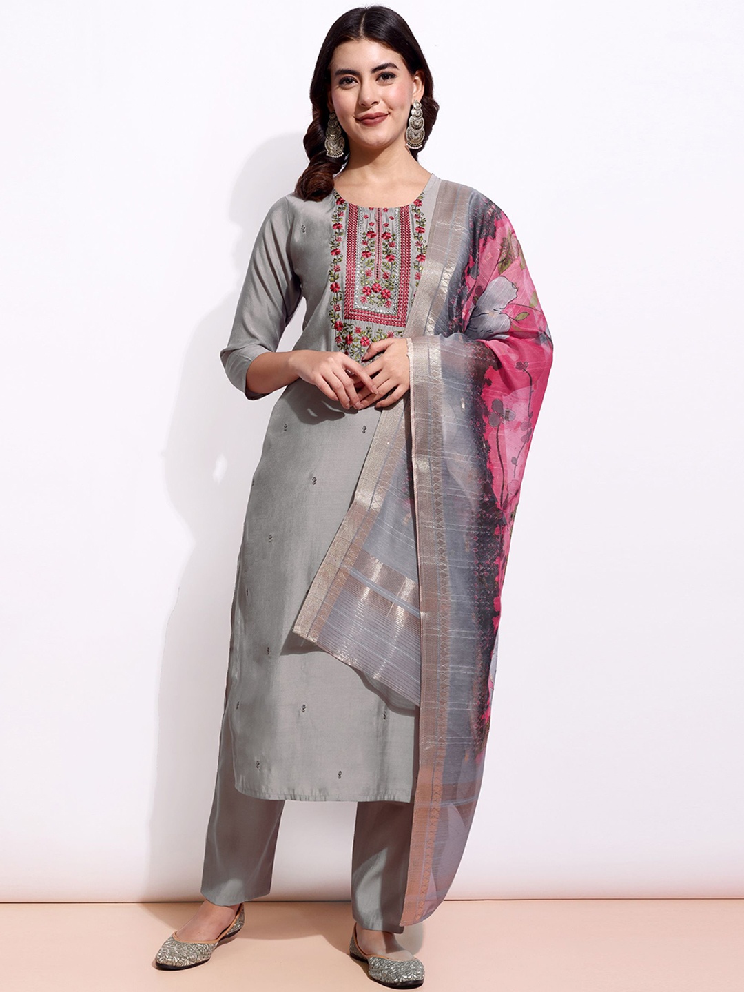 

GLORYANCE Women Embroidered Regular Thread Work Pure Silk Kurta with Trousers & With Dupatta, Grey