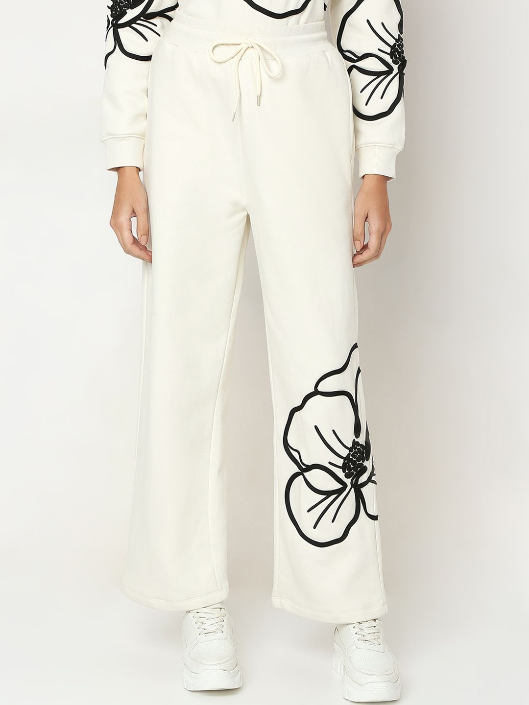 

Vero Moda Women Floral Printed Straight Fit High-Rise Culottes Trousers, White