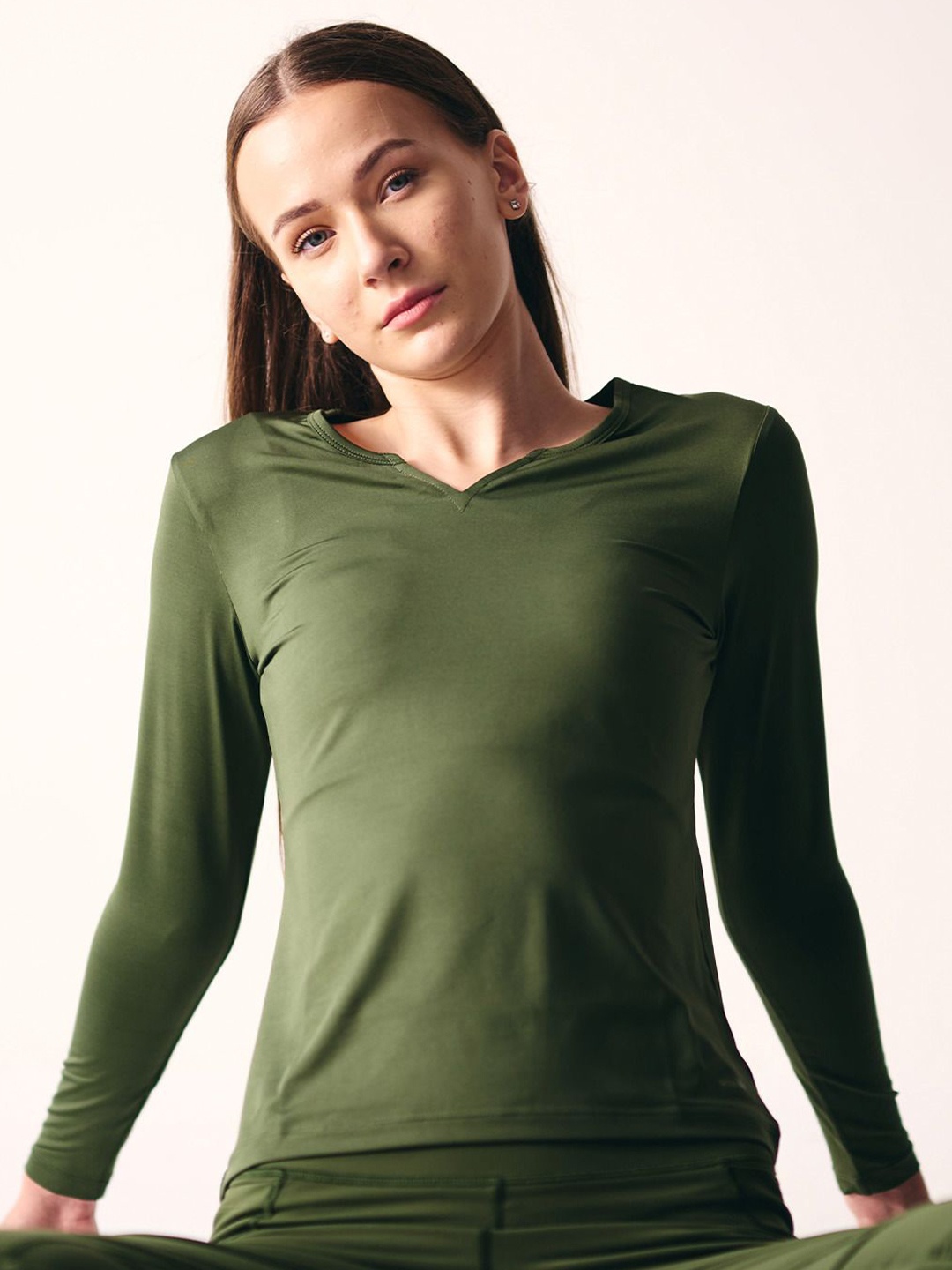 

WiseLife Women Round Neck Woven Top, Olive