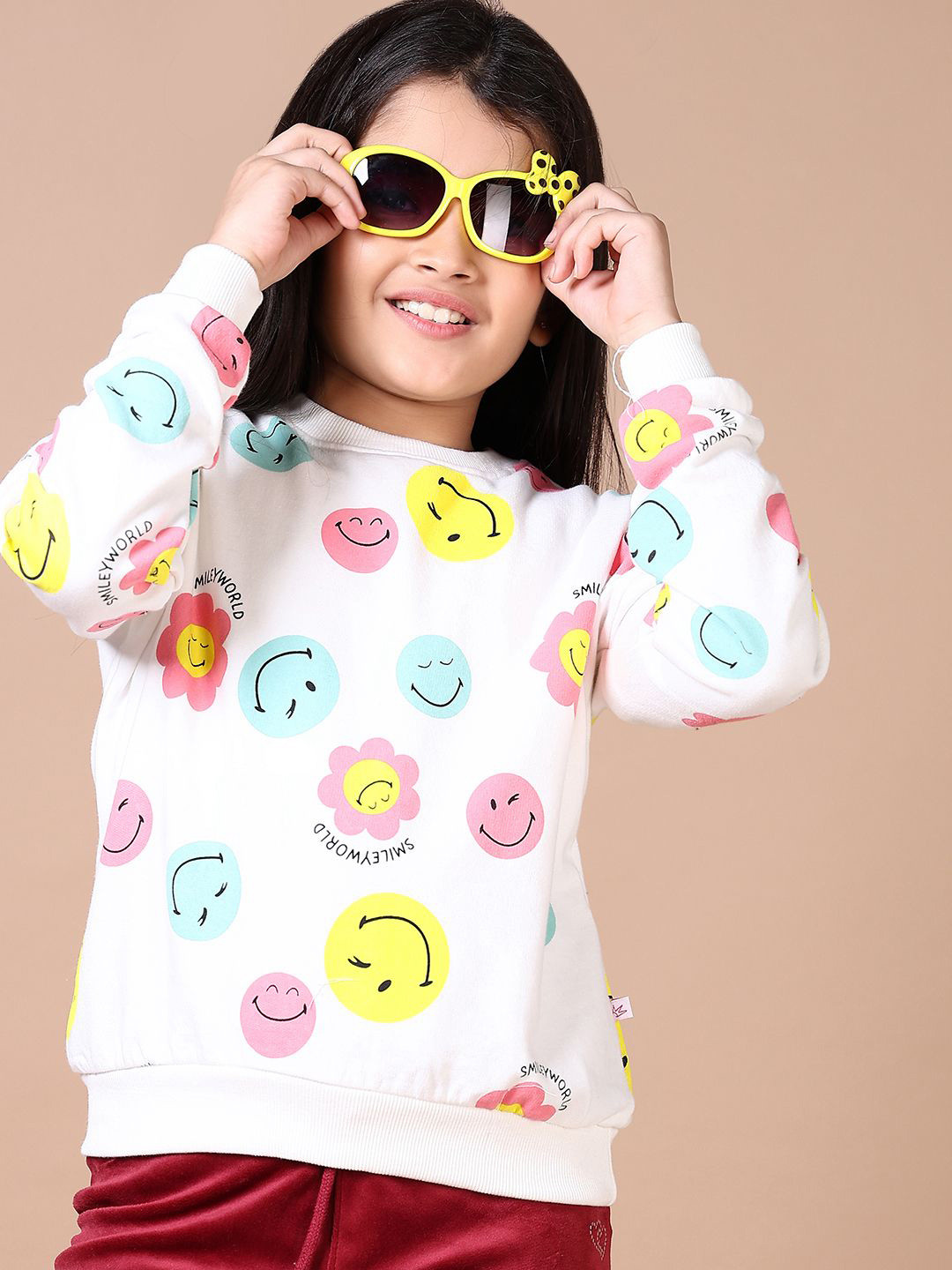 

V-Mart Girls Printed Long Sleeves Sweatshirt, White