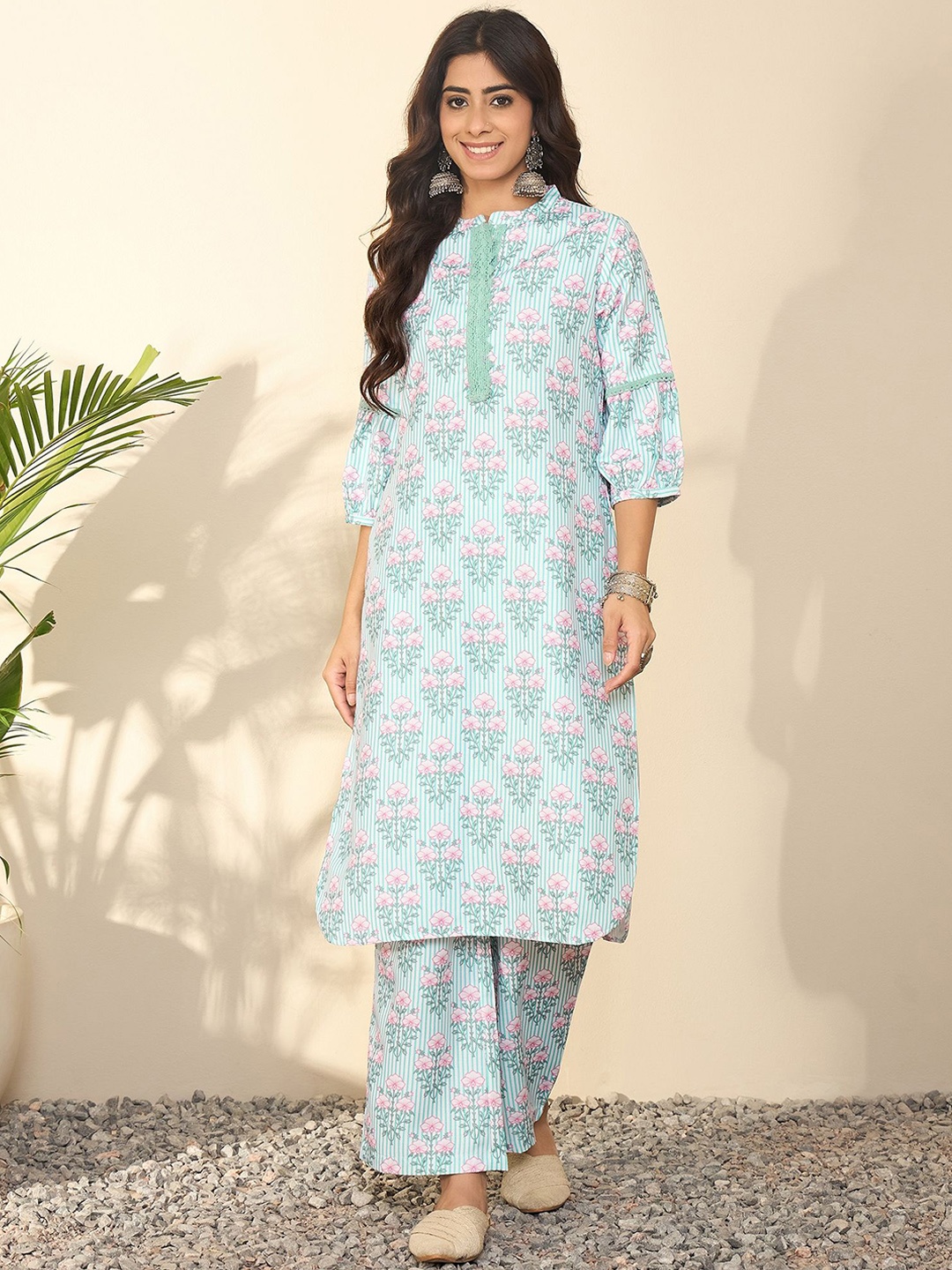 

Madhuni Women Floral Printed Regular Kurta with Palazzos, Blue