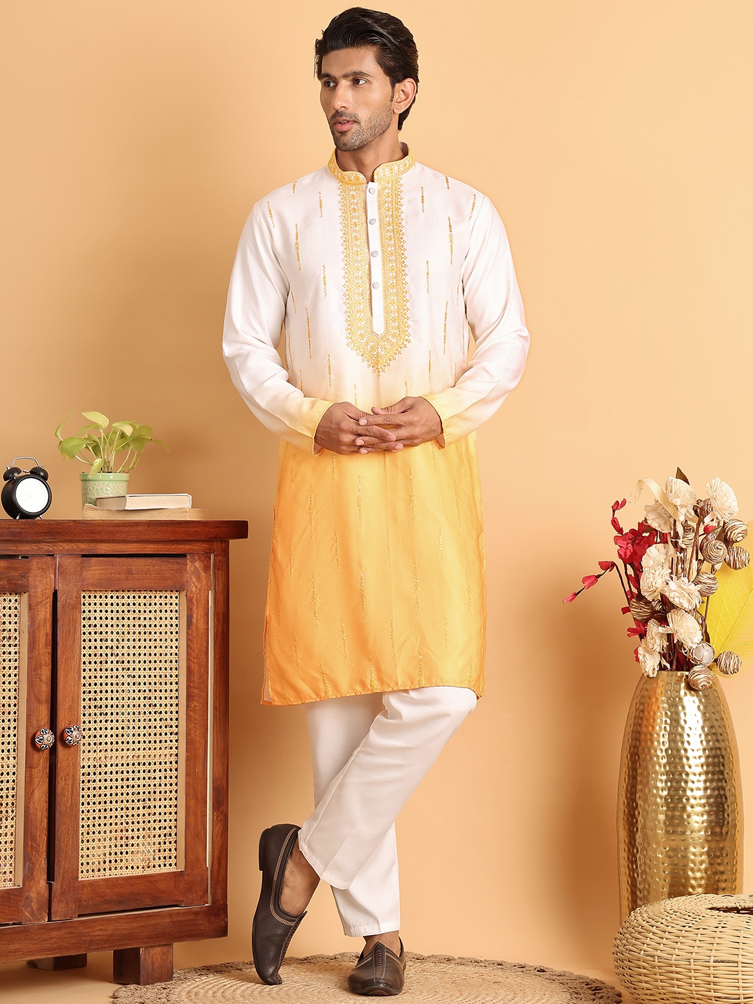 

Jompers Men Floral Embroidered Regular Sequinned Kurta with Pyjamas, Yellow
