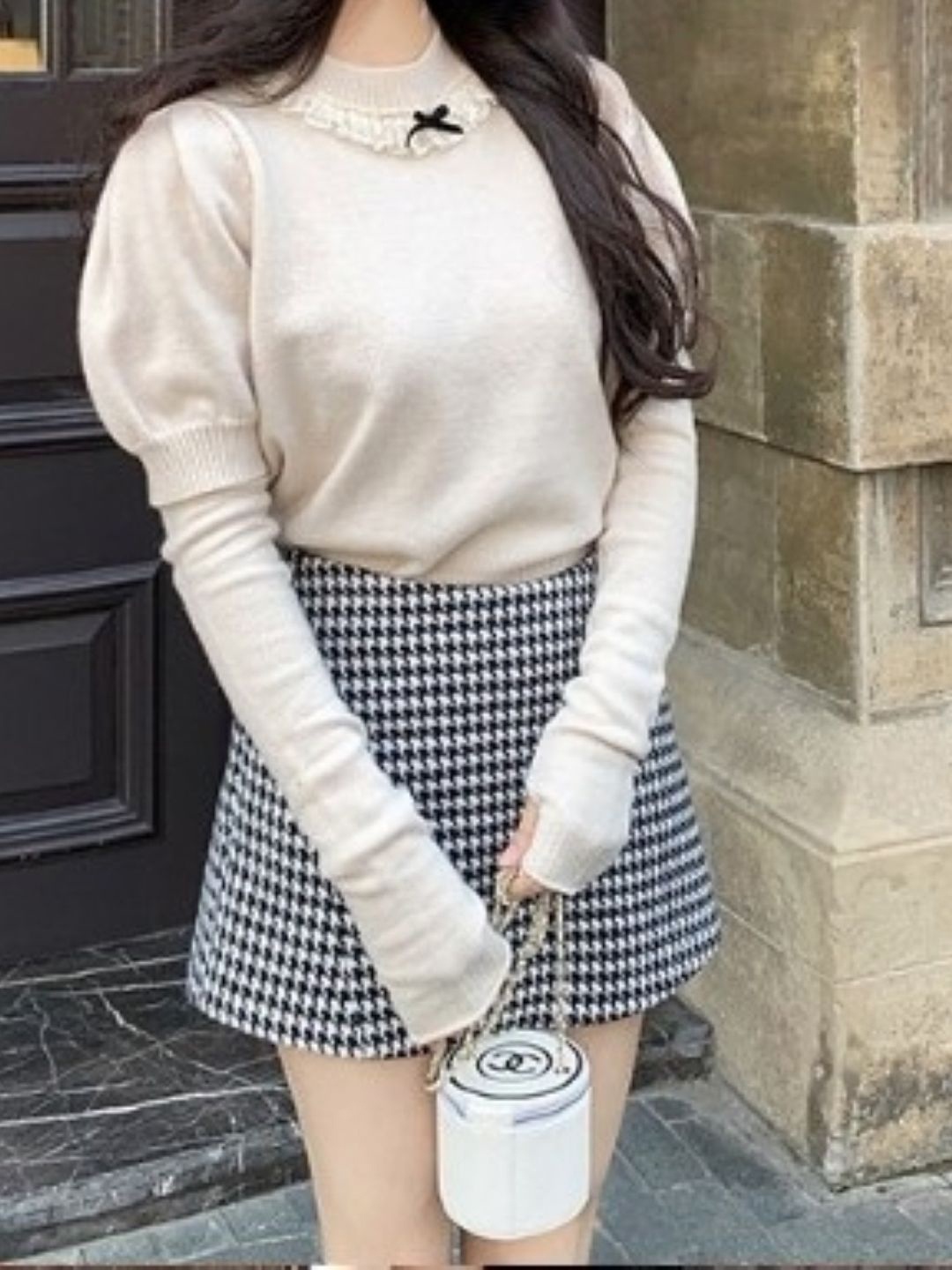 

KPOP Women Round Neck Extended Sleeves Top, Cream
