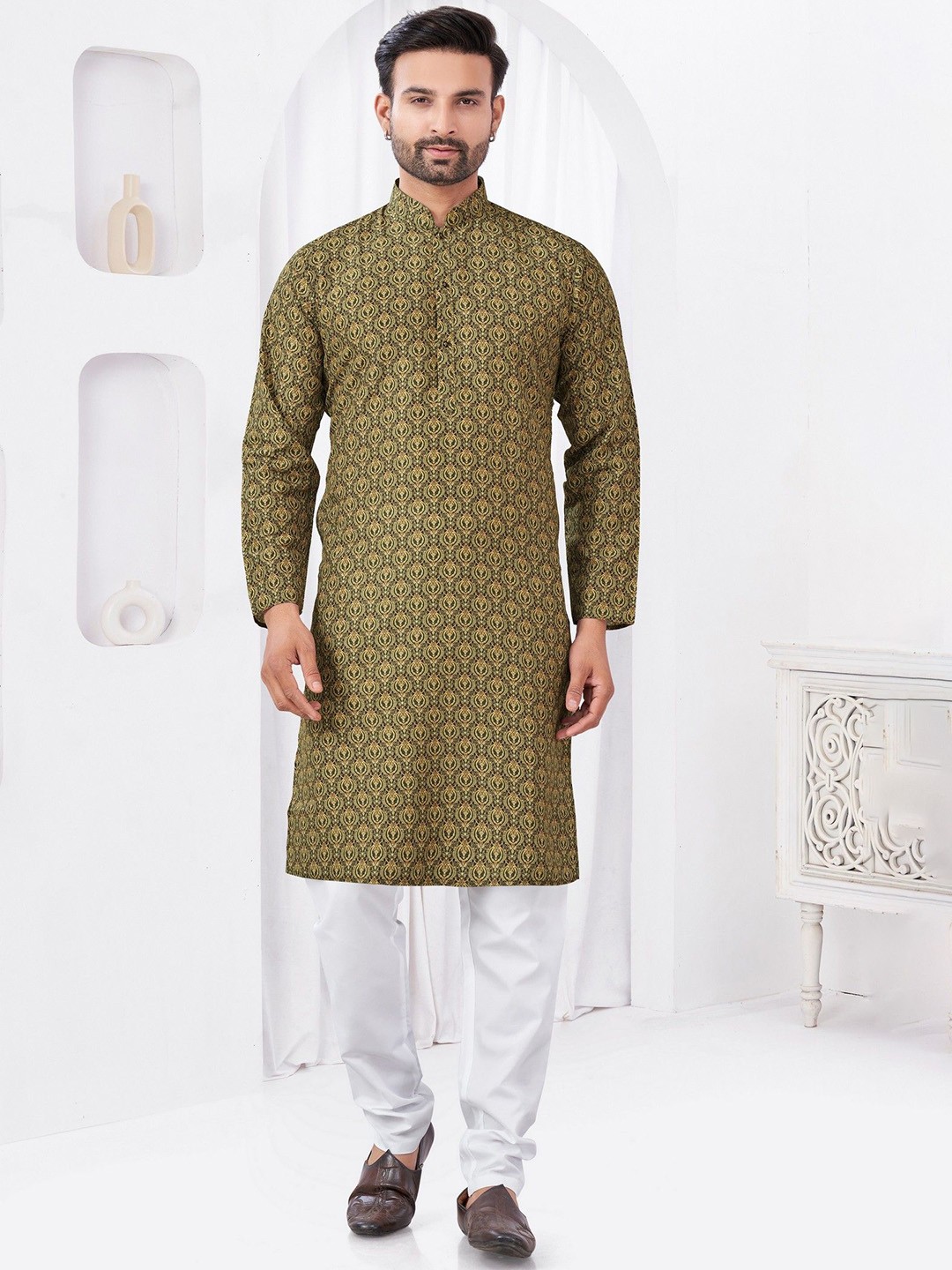 

OUTLUK Men Floral Printed Regular Kurta with Pyjamas, Mustard