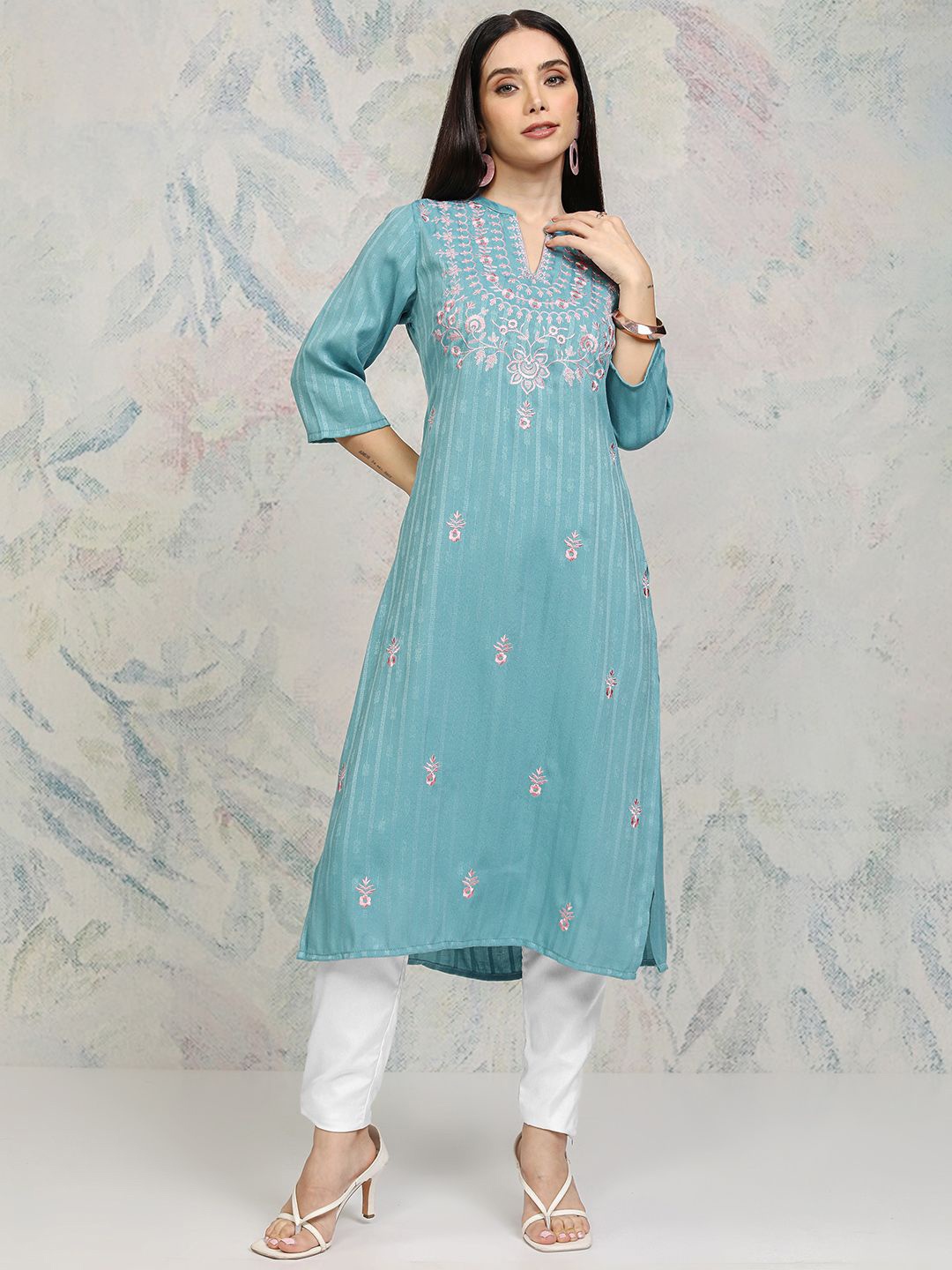 

Vishudh Women Embroidered Thread Work Kurta, Blue