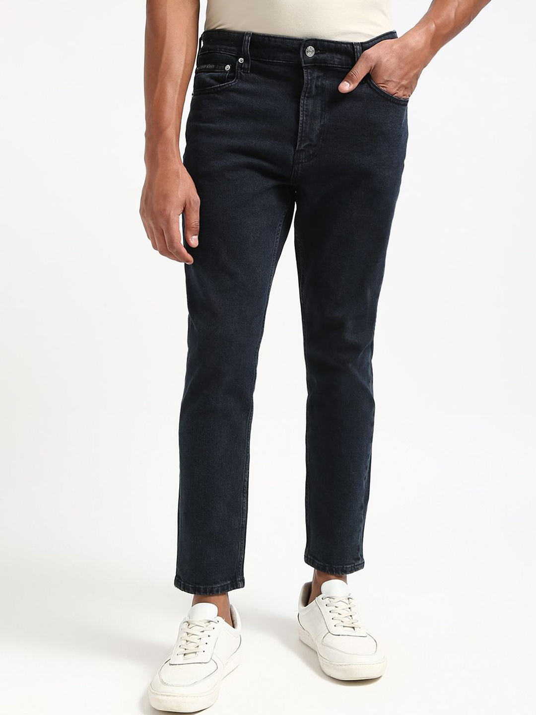 

Calvin Klein Jeans Men Cotton Slim Fit Low Distress Light Fade Jeans, Black