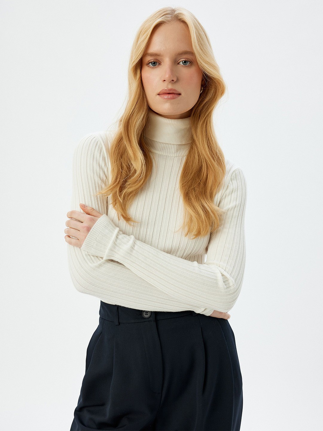 

Koton Women Long Sleeves Turtle Neck Pullover, White