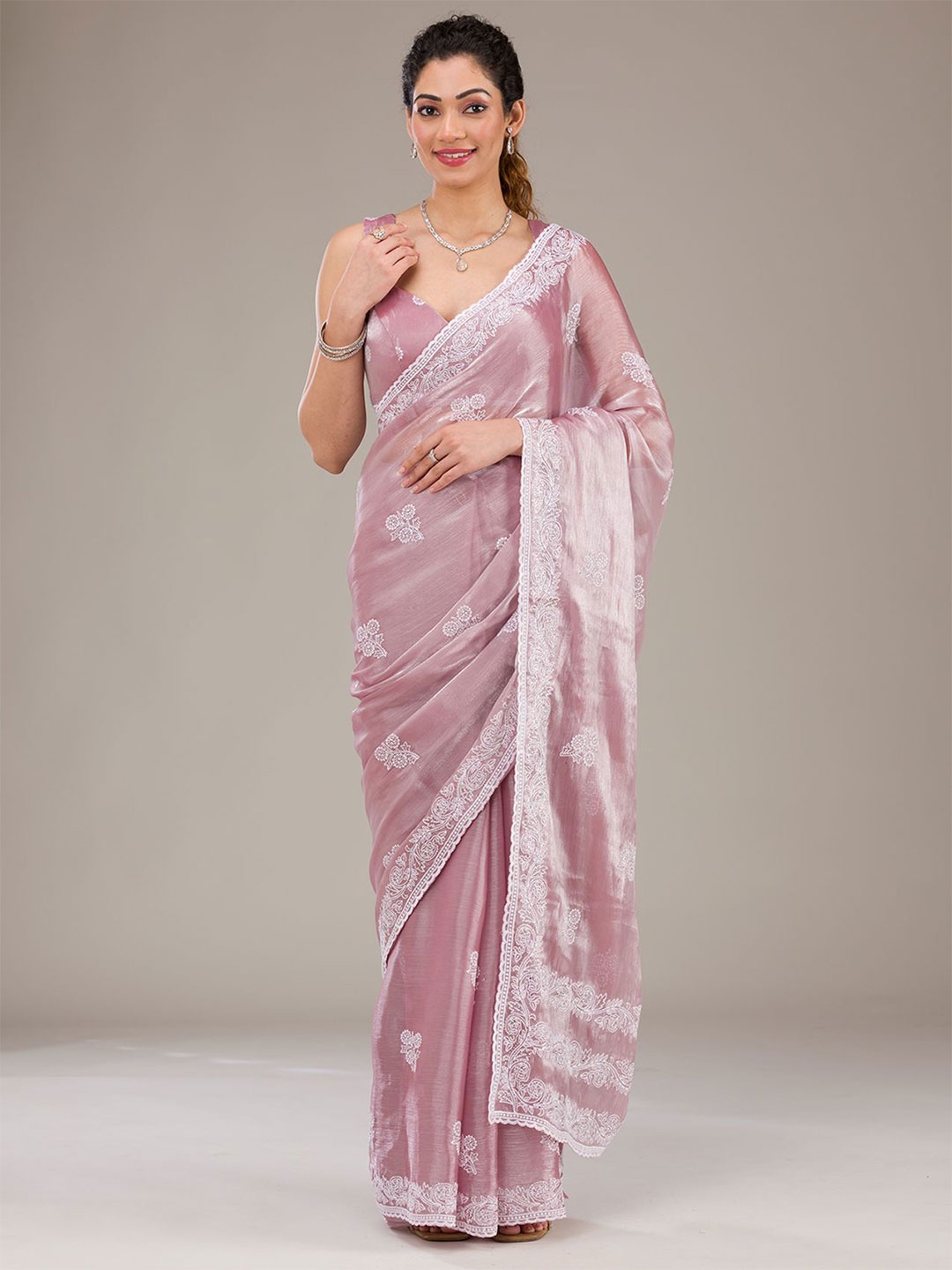 

Koskii Threadwork Embroidered Tissue Saree, Pink