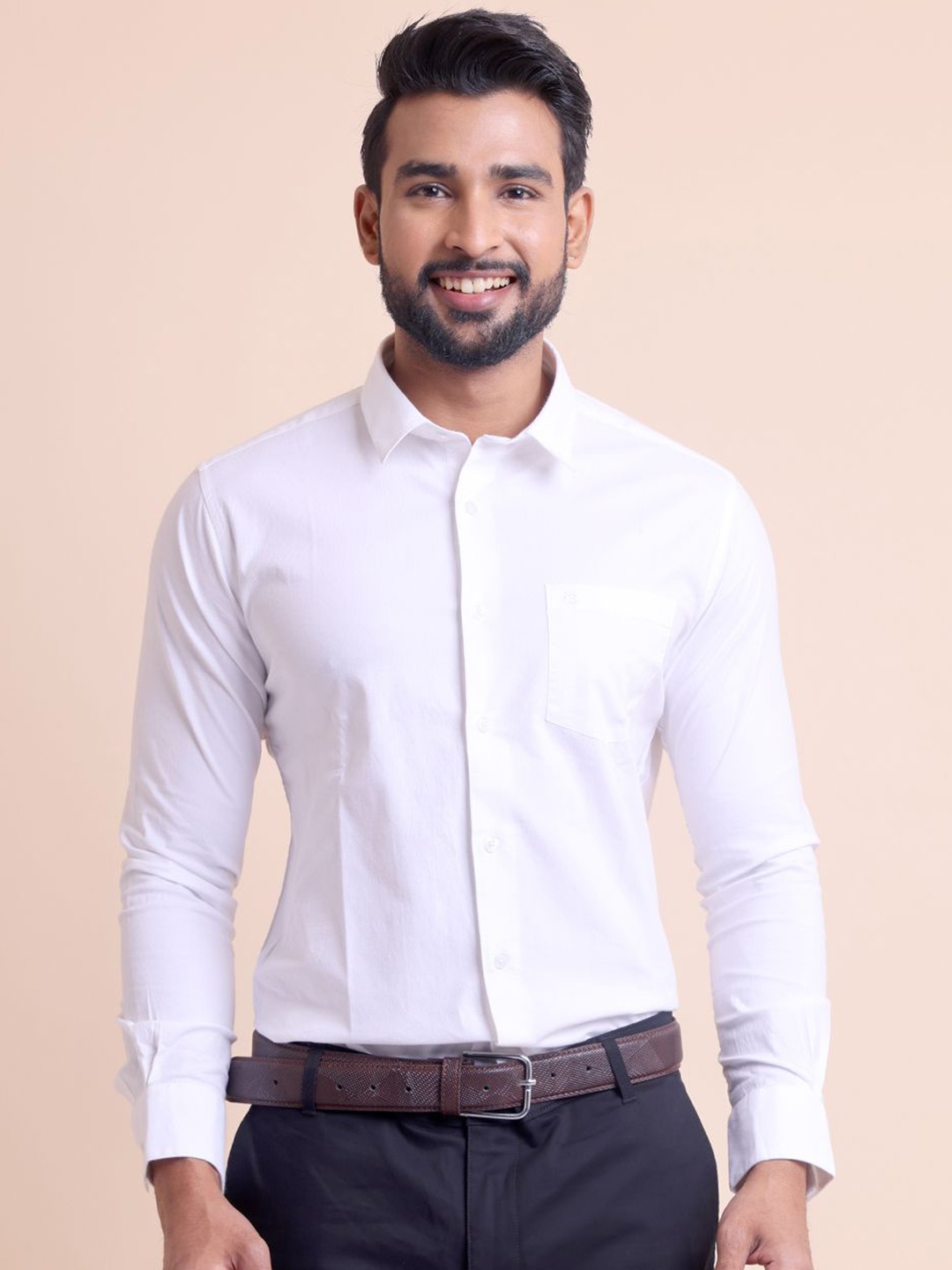 

berry blues Men Spread Collar Solid Cotton Slim Fit Casual Shirt, White