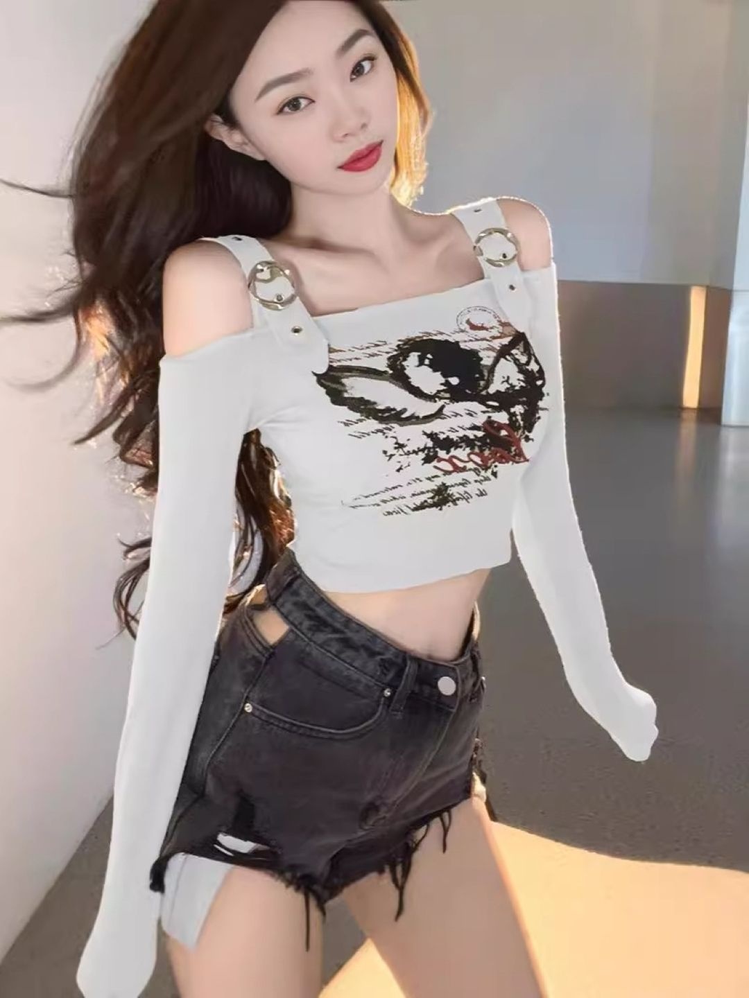 

KPOP Printed Extended Sleeves Crop Top, Grey