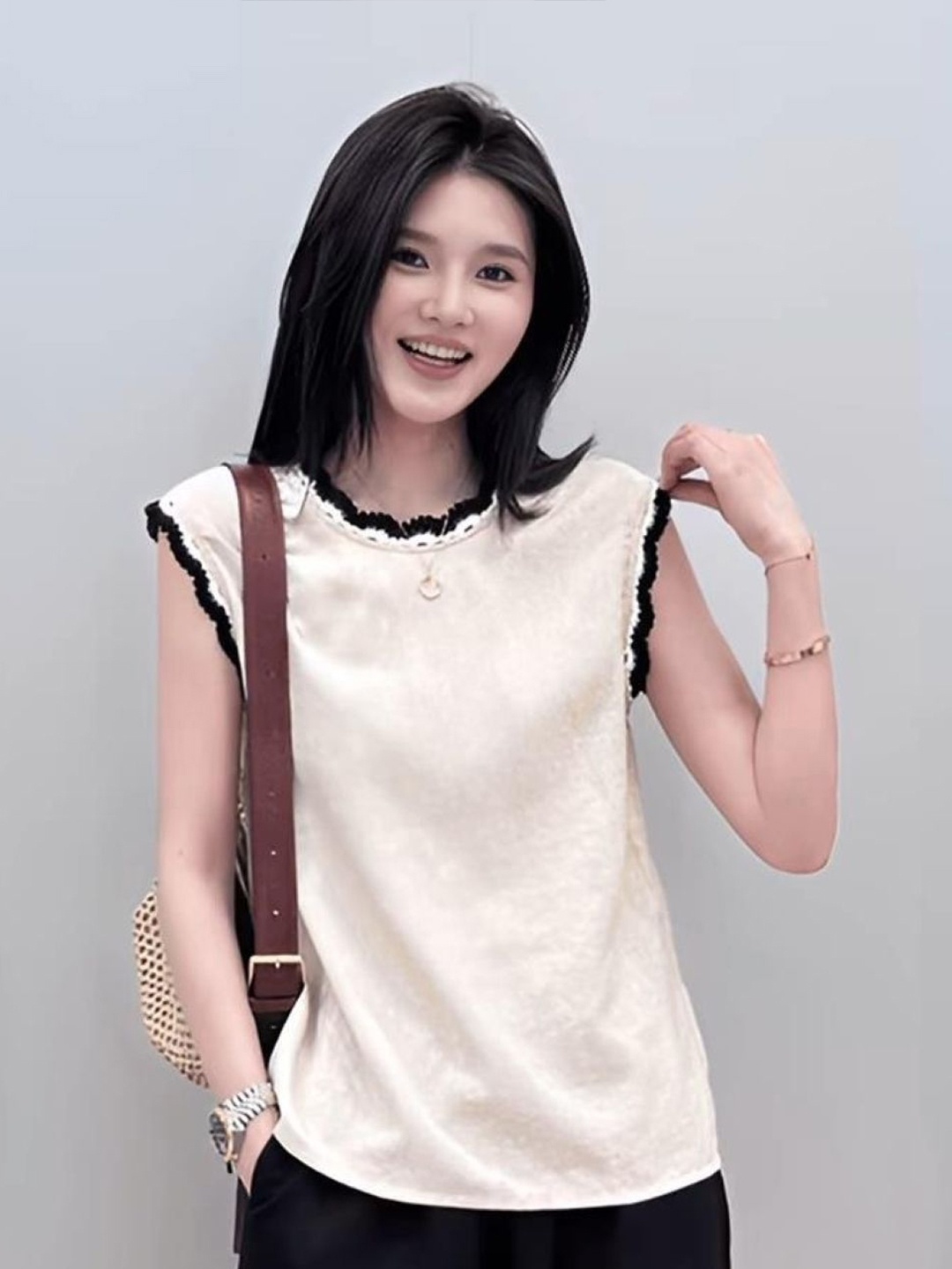 

KPOP Women Round Neck Top, Cream