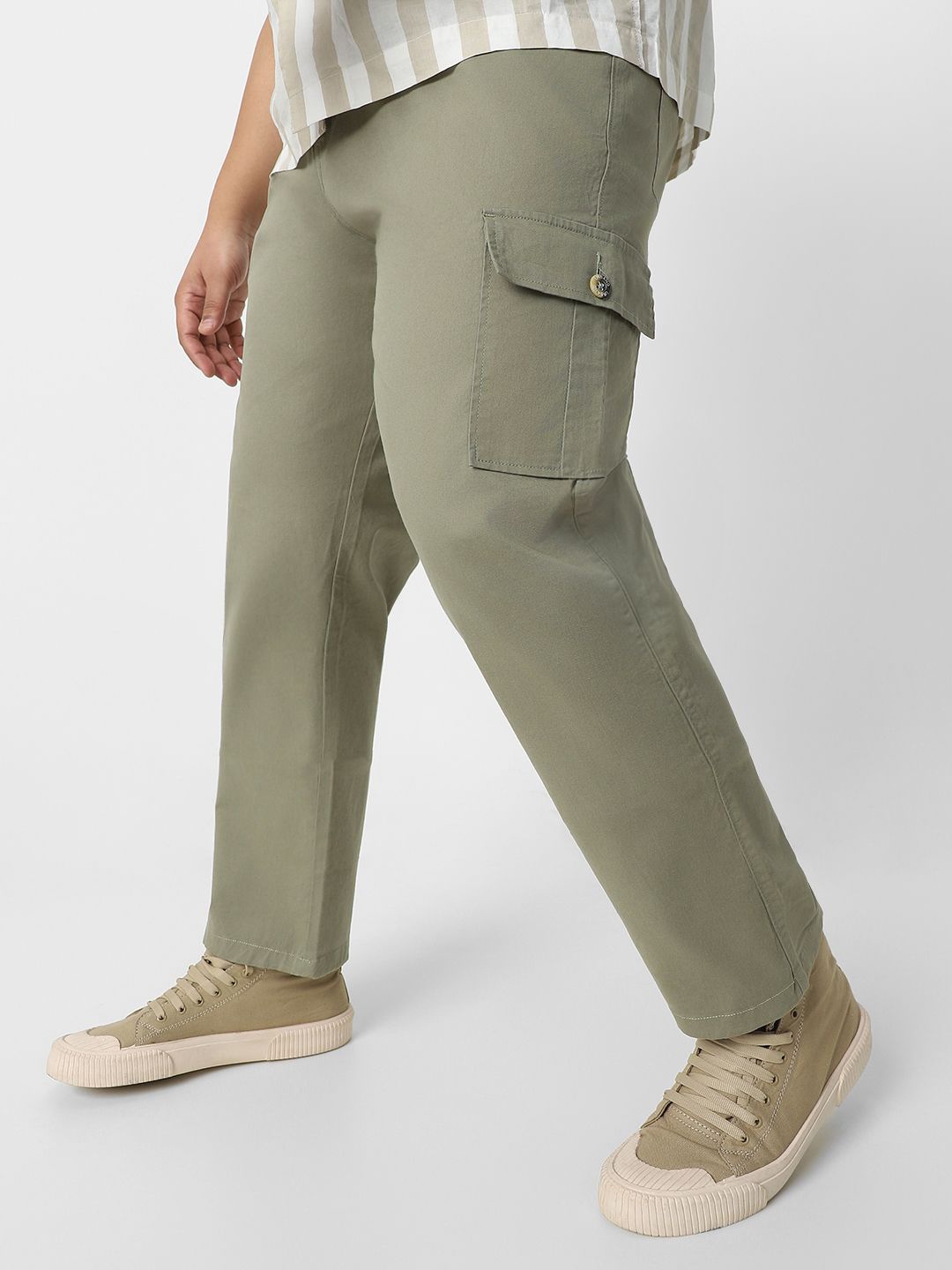 

Urbano Plus Men Regular Fit Stretchable Cargo Trouser, Olive