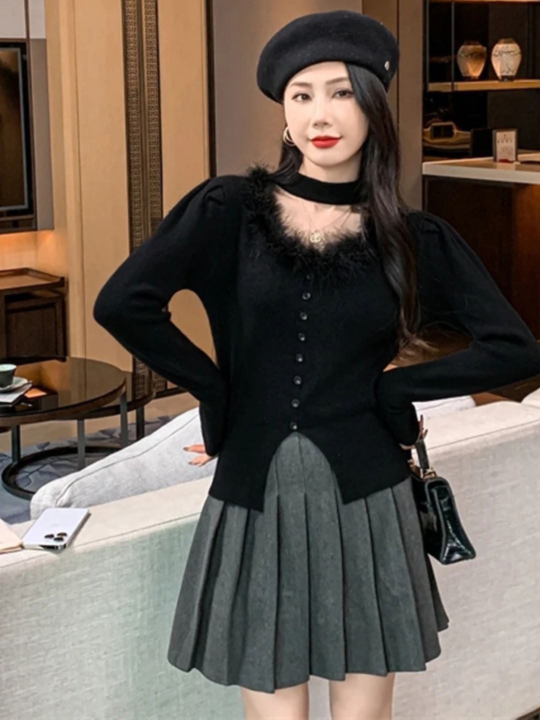 

KPOP Women Extended Sleeves Faux Fur Trim Regular Top, Black