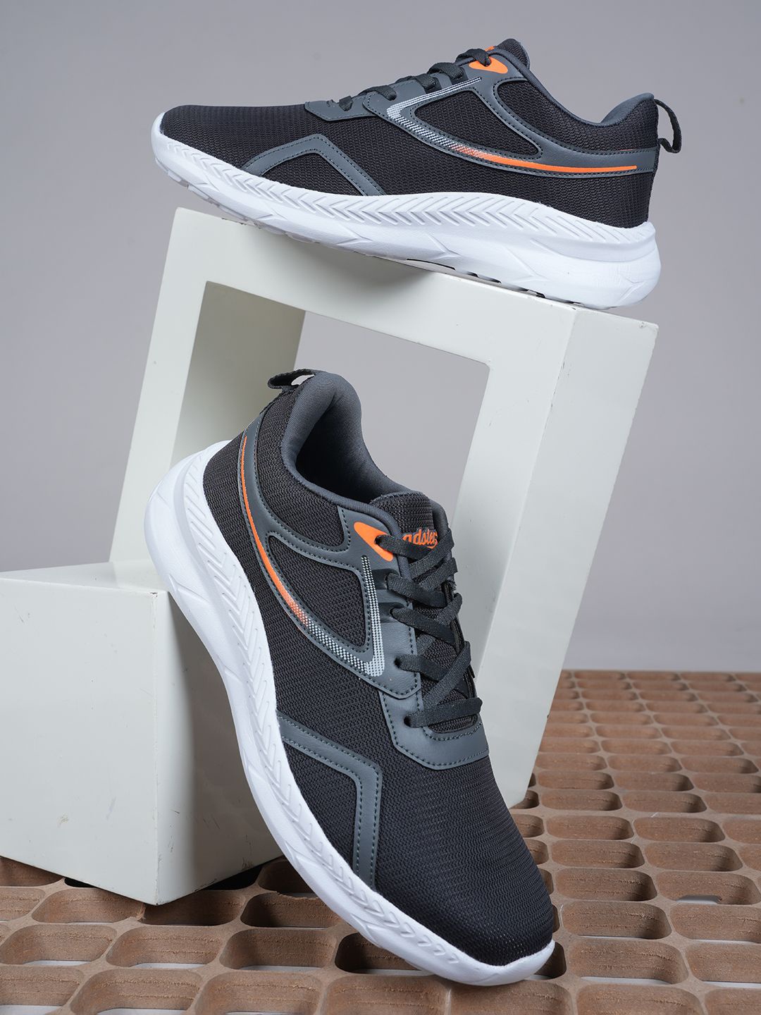 

The Roadster Lifestyle Co Men Mid-Top Lace-Ups Sports Shoes, Grey