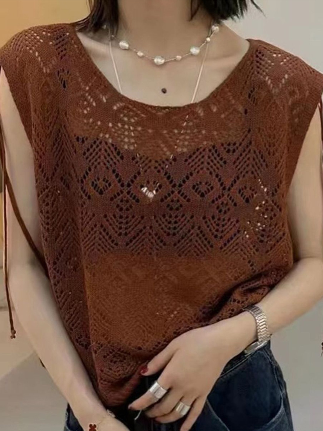 

KPOP Scoop Neck Sleeveless Top, Brown