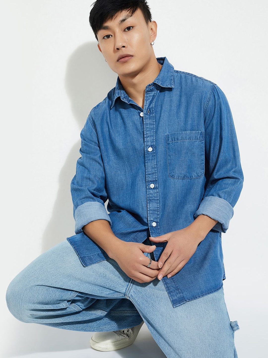 

Max Urb_N Men Solid Denim Regular Fit Shirt, Blue