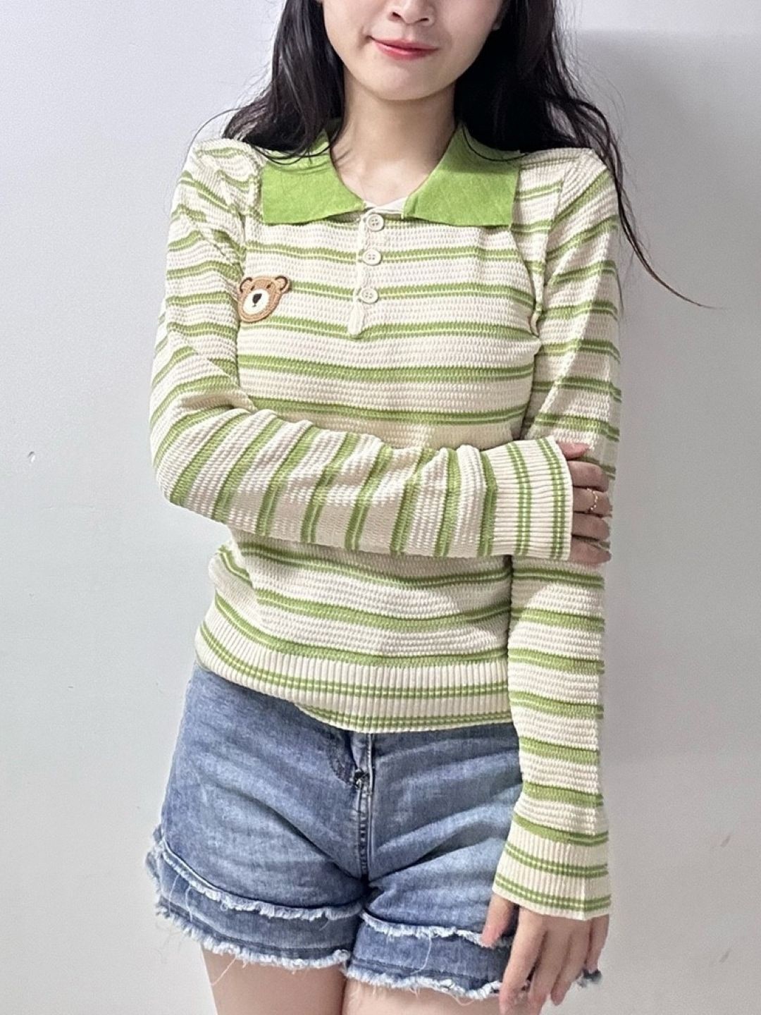 

KPOP Women Striped Shirt Collar Extended Sleeves Top, Green