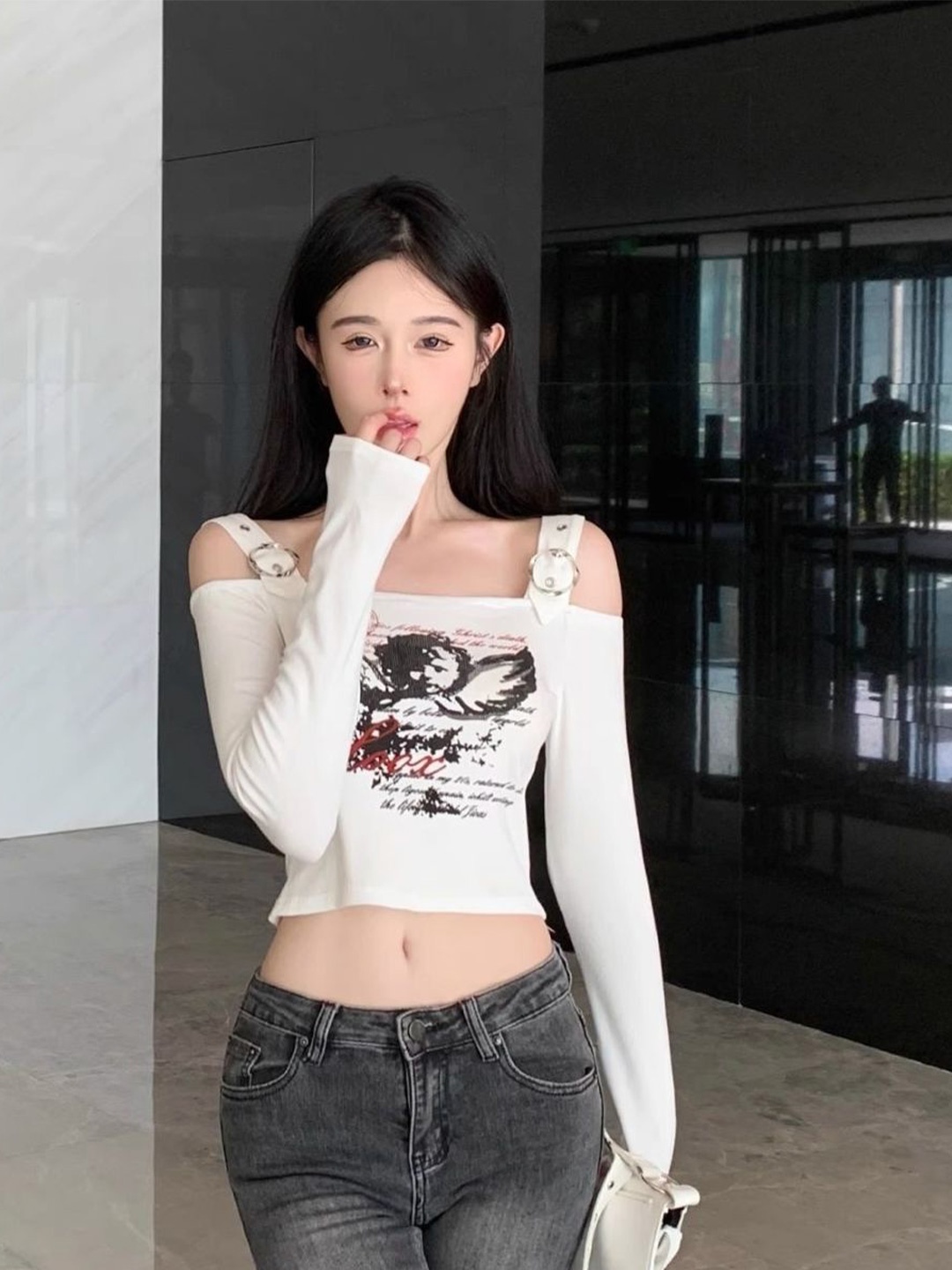 

KPOP Women Graphic Printed Crop Top, White