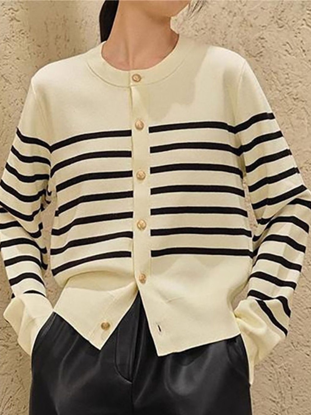 

KPOP Women Round Neck Long Sleeves Horizontal Stripes Top, White