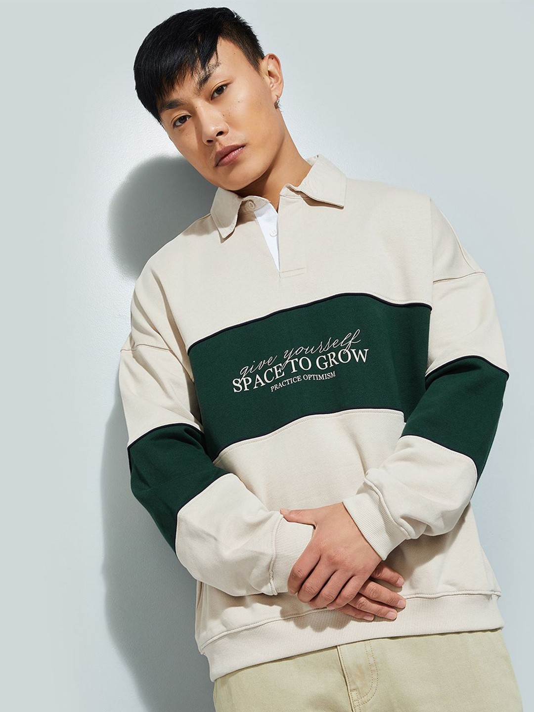 

MAX URB_N Men Oversized Colourblocked Sweatshirt, Beige
