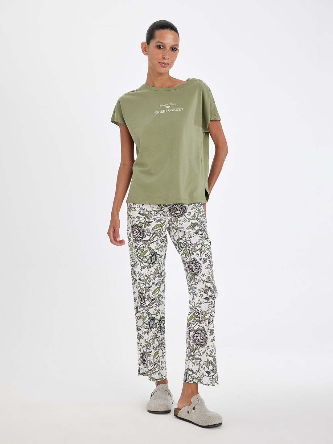 

DeFacto Women Printed Pure Cotton T-Shirt With Trousers Night Suit, Khaki