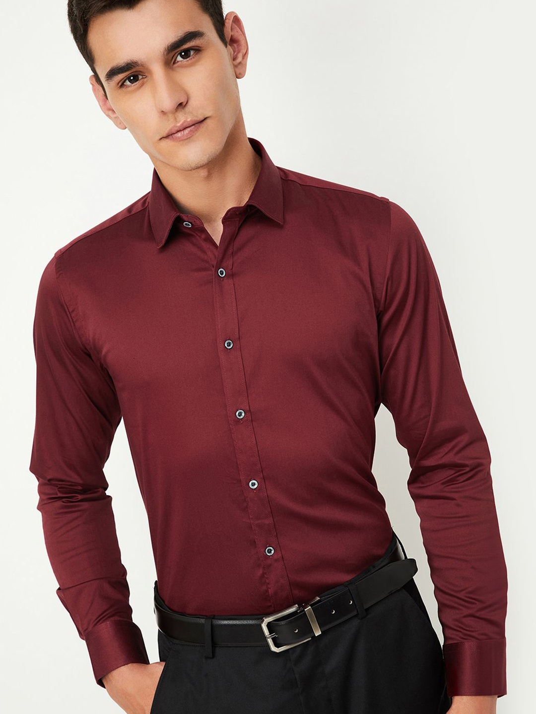 

max Men Spread Collar Solid Cotton Formal Shirt, Red