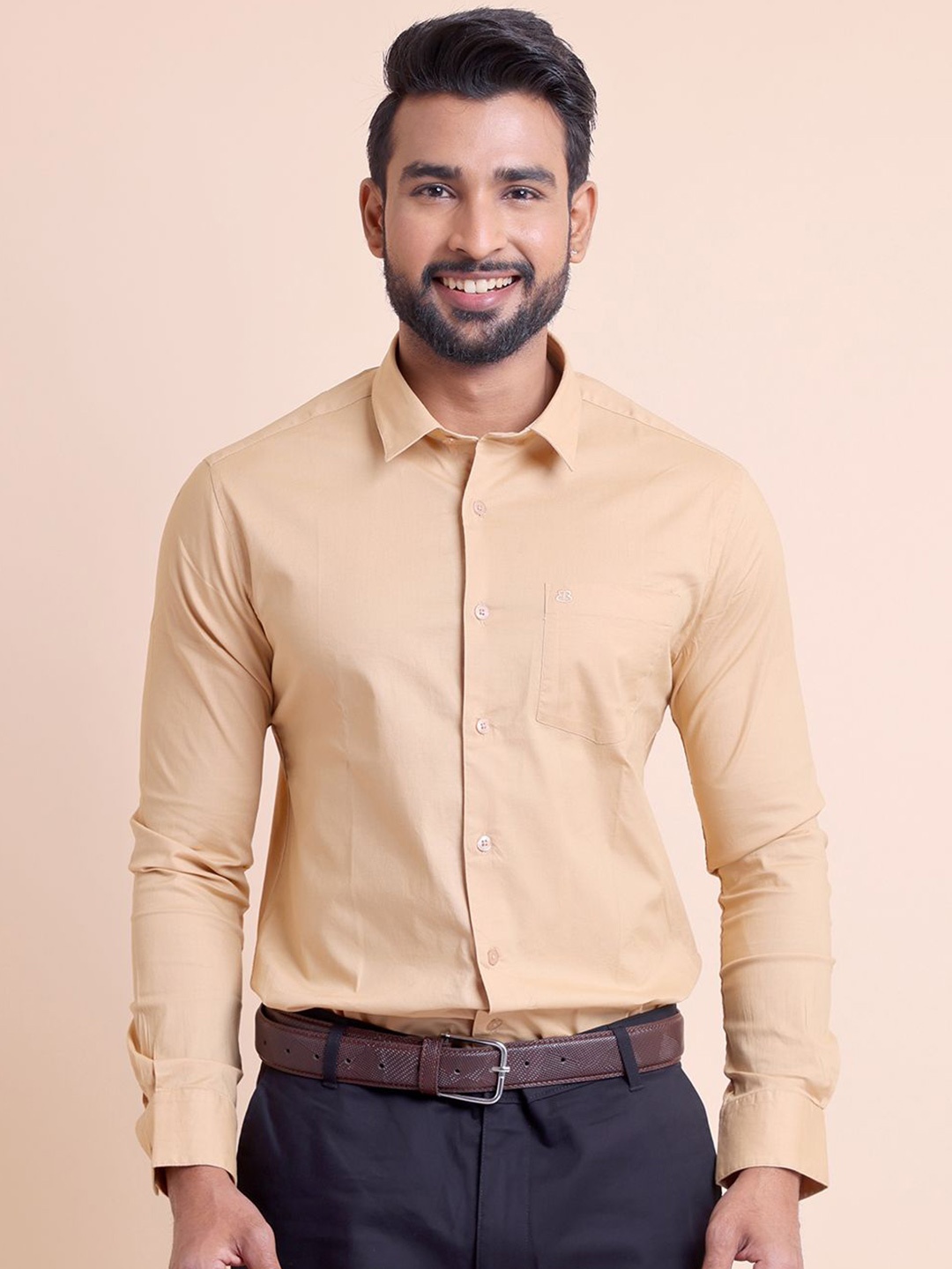 

berry blues Men Spread Collar Solid Cotton Slim Fit Casual Shirt, Khaki