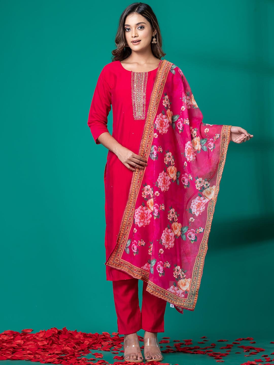

SHREE BALAJI Women Ethnic Motifs Printed Regular Thread Work Kurti with Trousers & With Dupatta, Pink