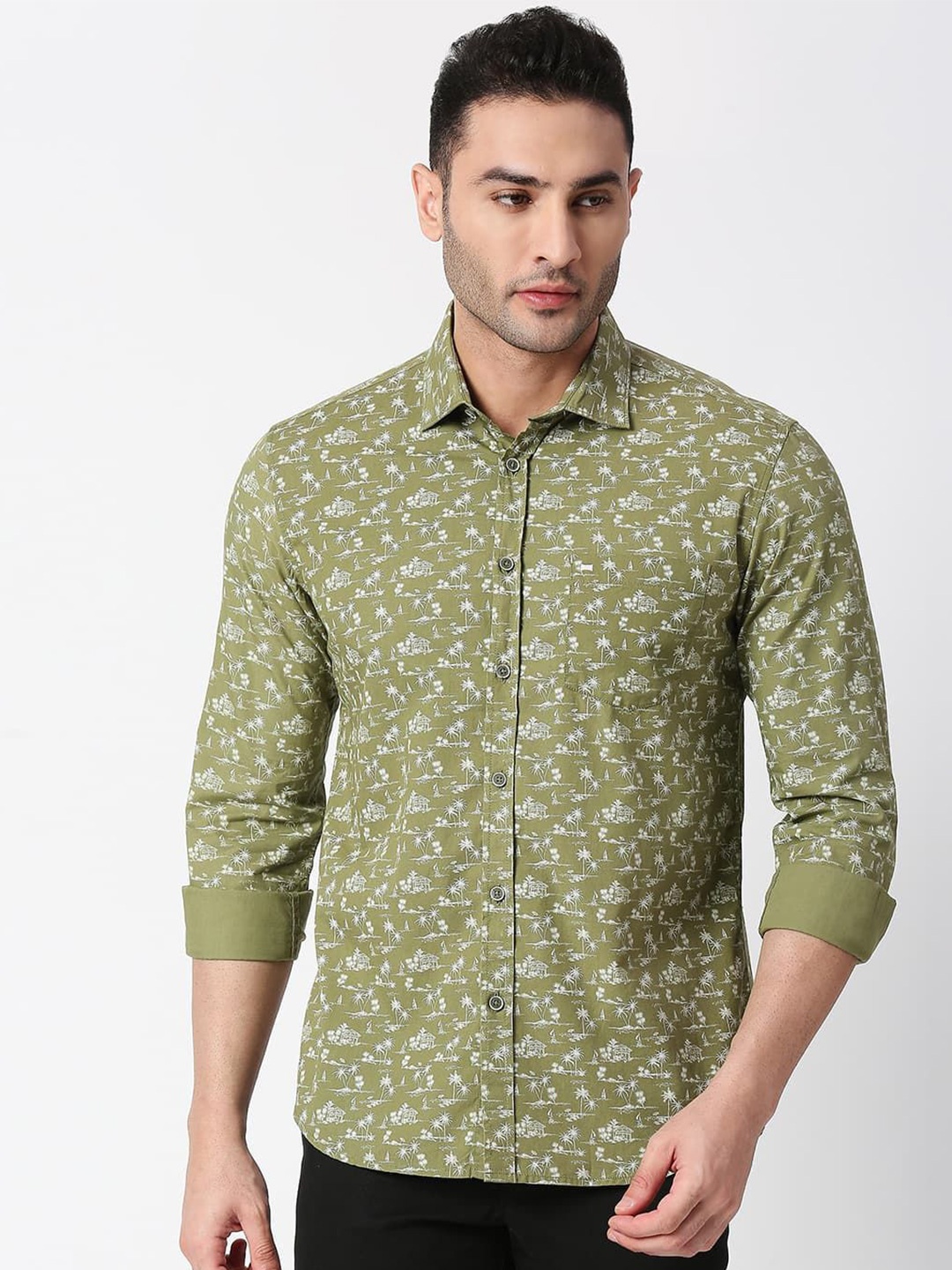 

Basics Men Slim Fit Opaque Printed Casual Shirt, Green