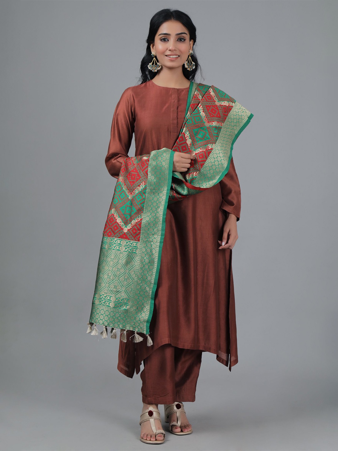 

TJORI Printed Bandhani Dupatta with Zari, Green