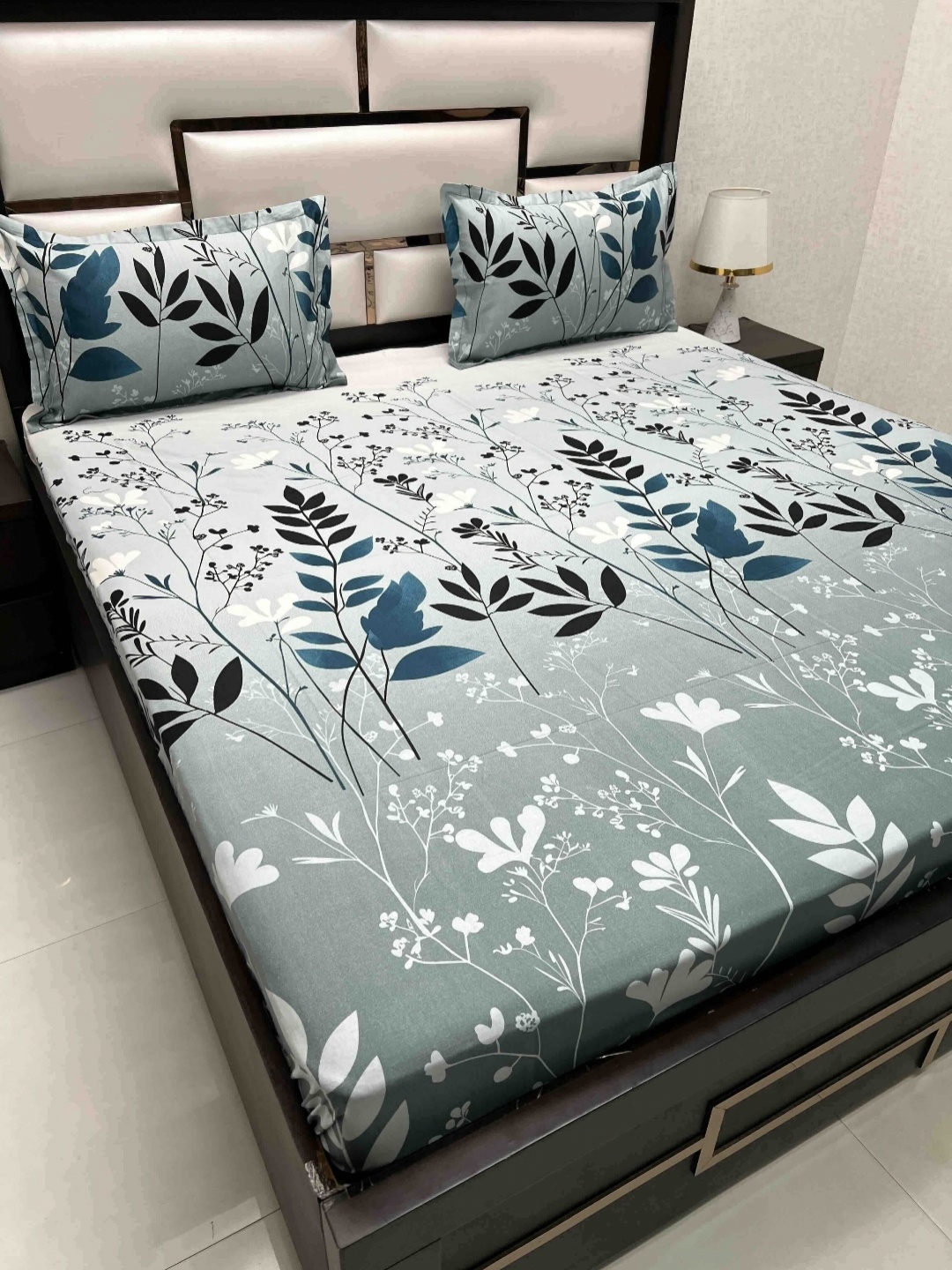 

Pure Decor Passion Fur Blue Printed 250 TC Pure Cotton Queen Bedsheet Set 2.26 m x 2.57 m