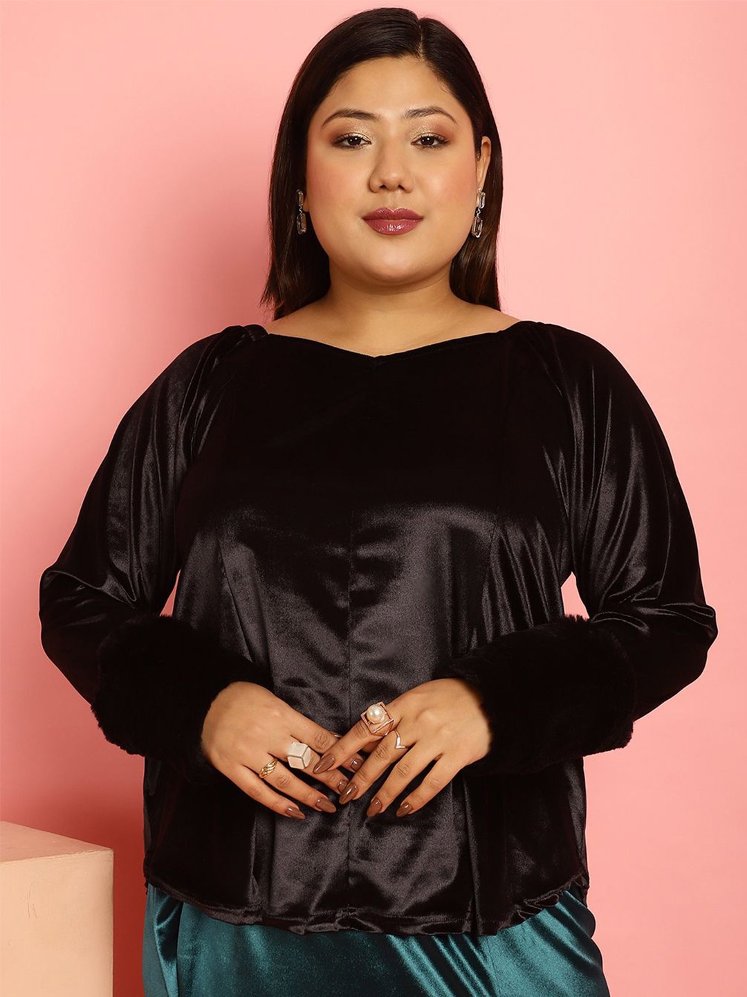 

theRebelinme Women Long Sleeves Faux Fur Trim Plus Size Top, Black