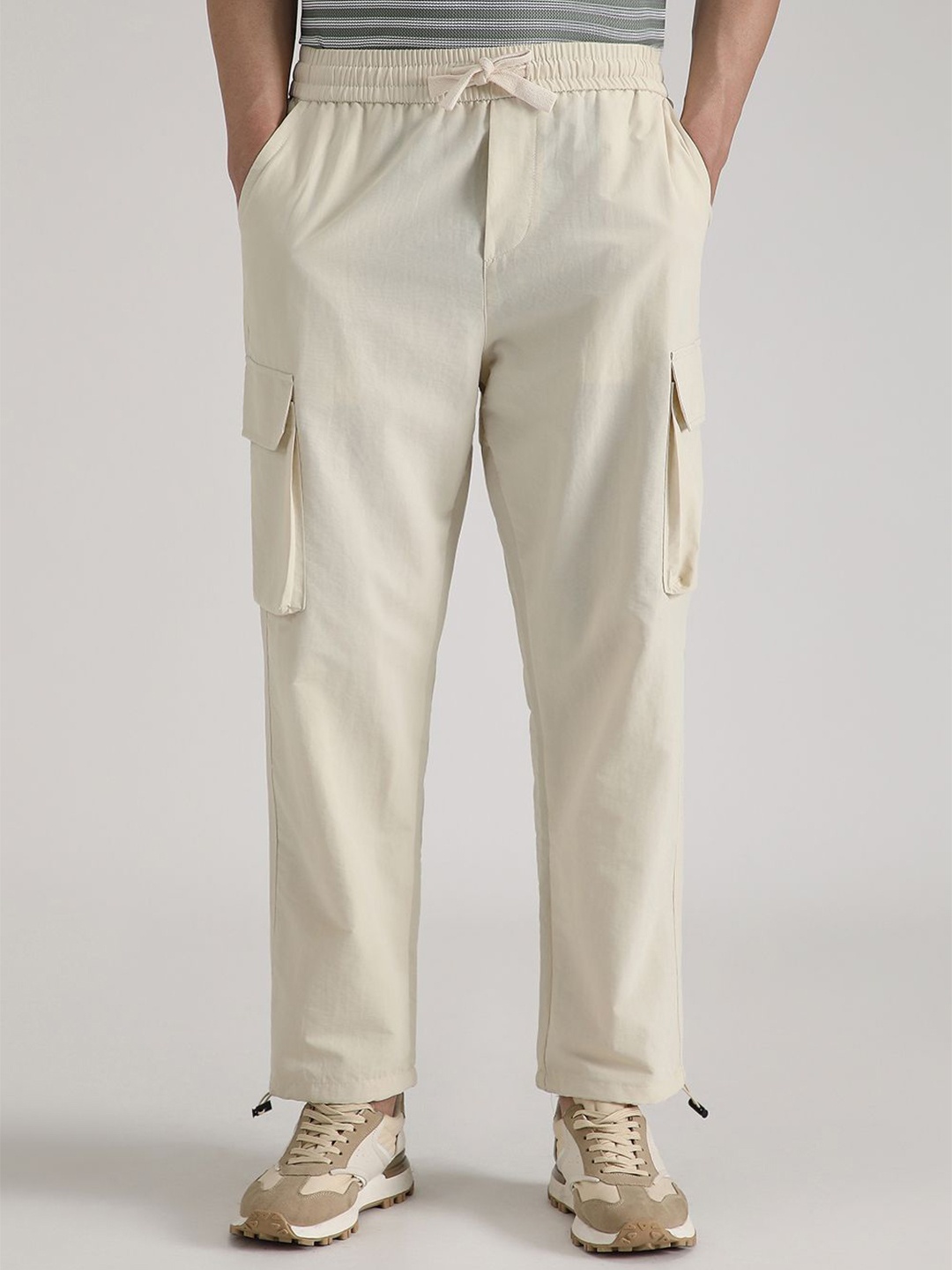 

Banana Club Men Relaxed Regular Fit Cargos Trousers, Cream