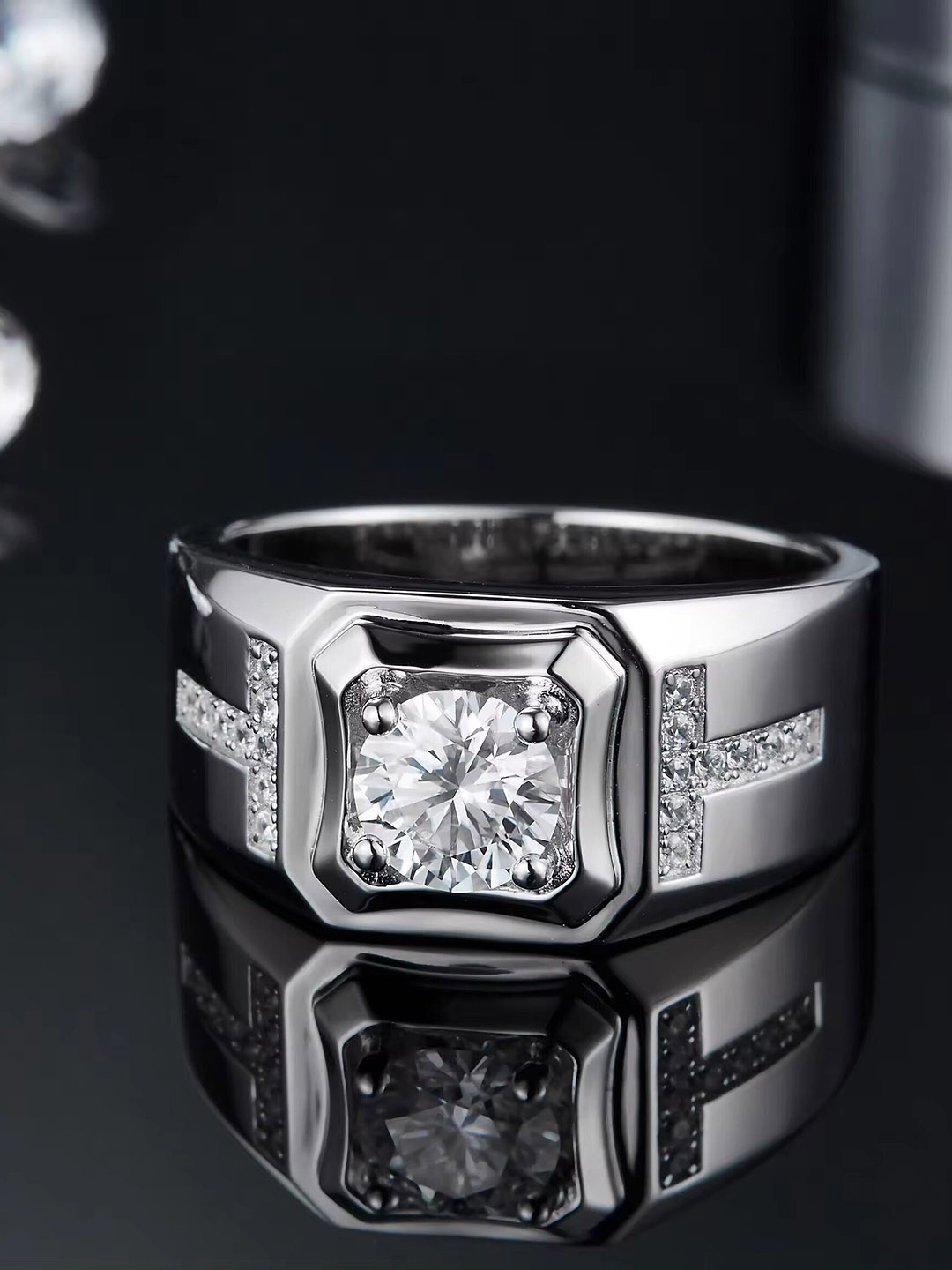 

Lila Men Sterling Silver American Diamond Stone Studded Adjustable Finger Ring
