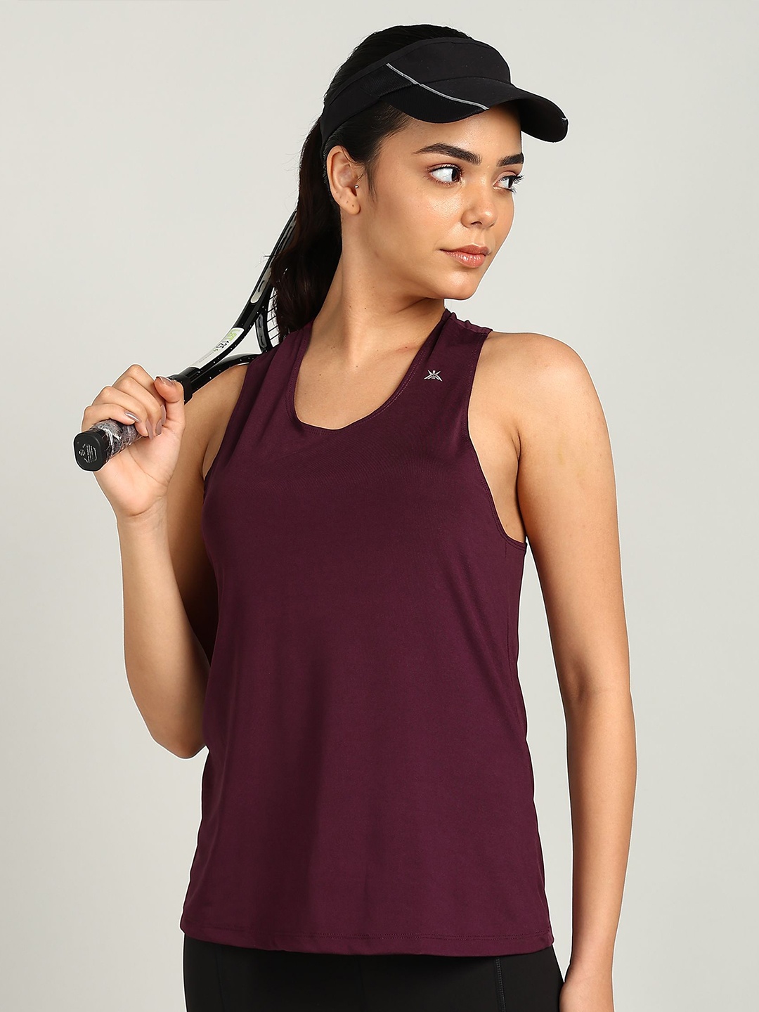 

KOBO Women Round Neck Tank Top, Maroon