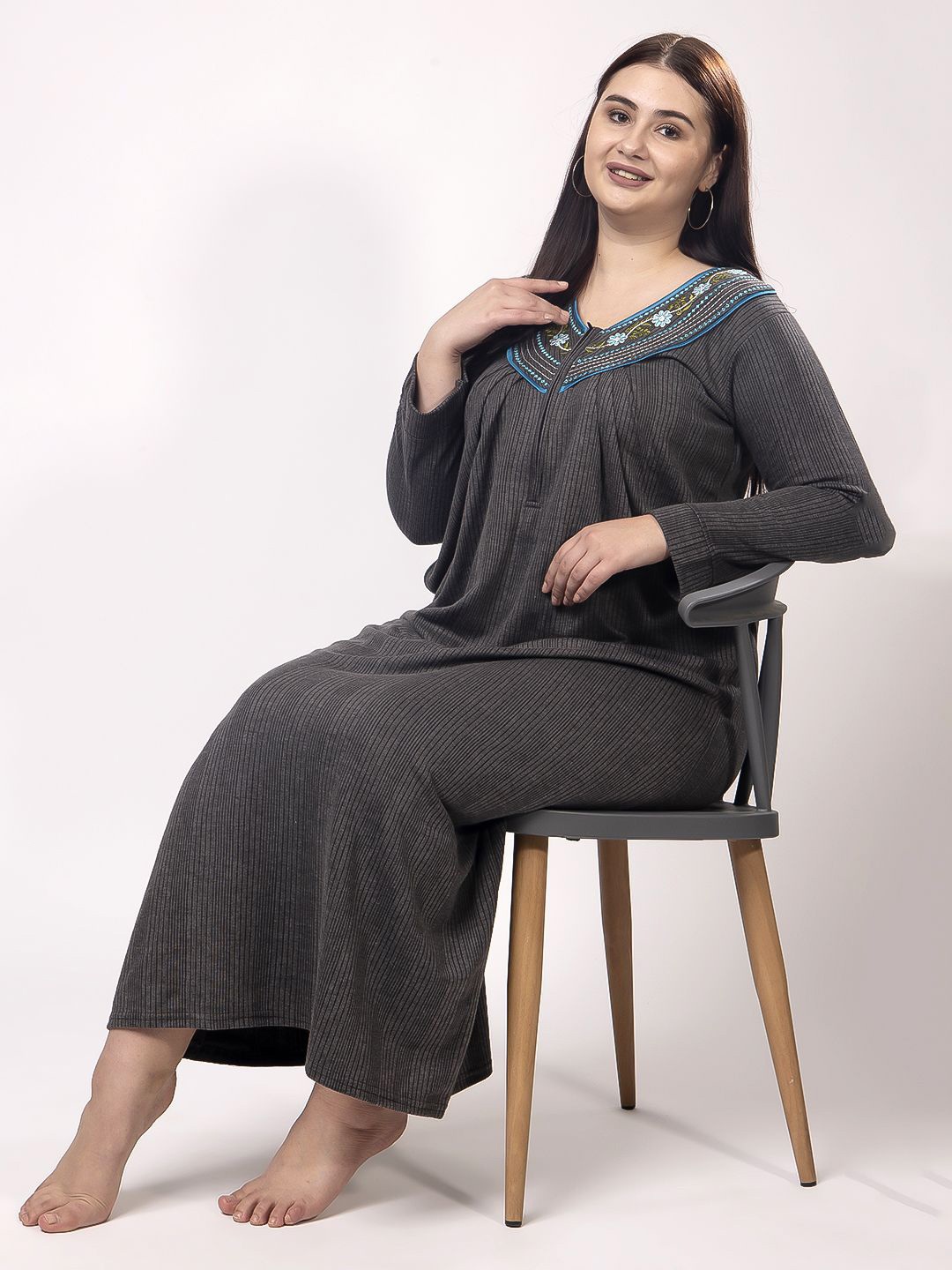 

CHUI MUI Women Plus Size Embroidered Maxi Nightdress, Grey