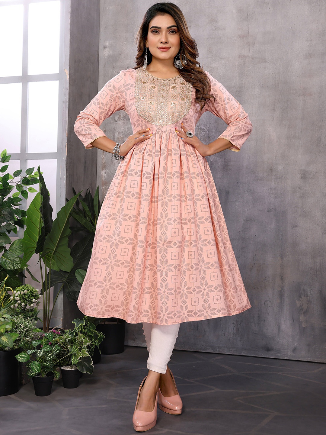 

Rangita Women Embroidered Anarkali Kurta, Peach
