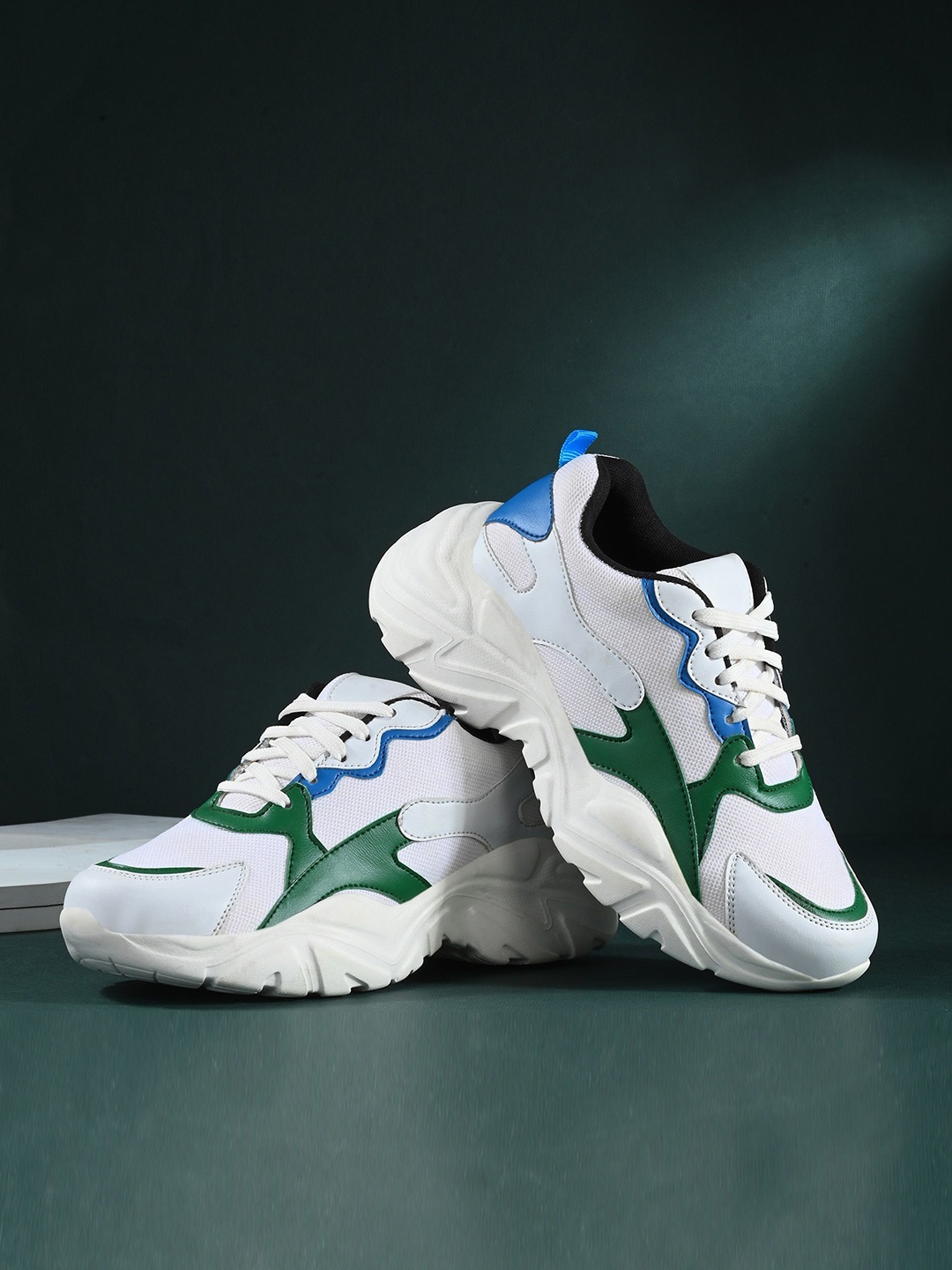 

glitchez Men Sneakers, Green