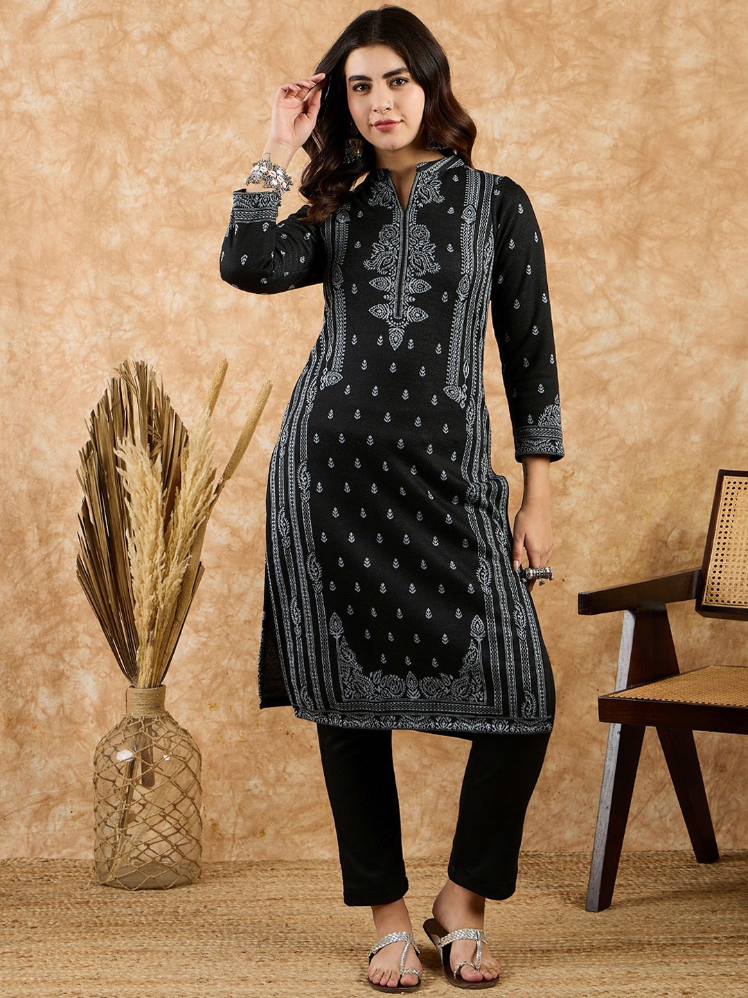 

SAHASIKA Women Regular Kurta with Trousers, Black