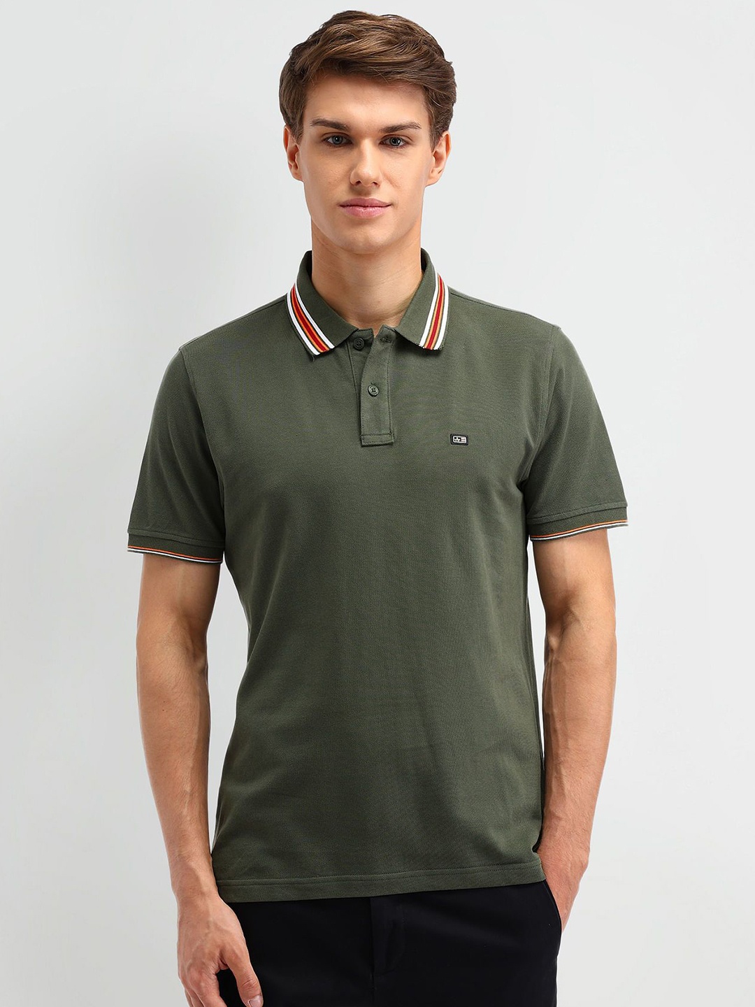 

Arrow Sport Men Polo Collar Applique T-shirt, Green