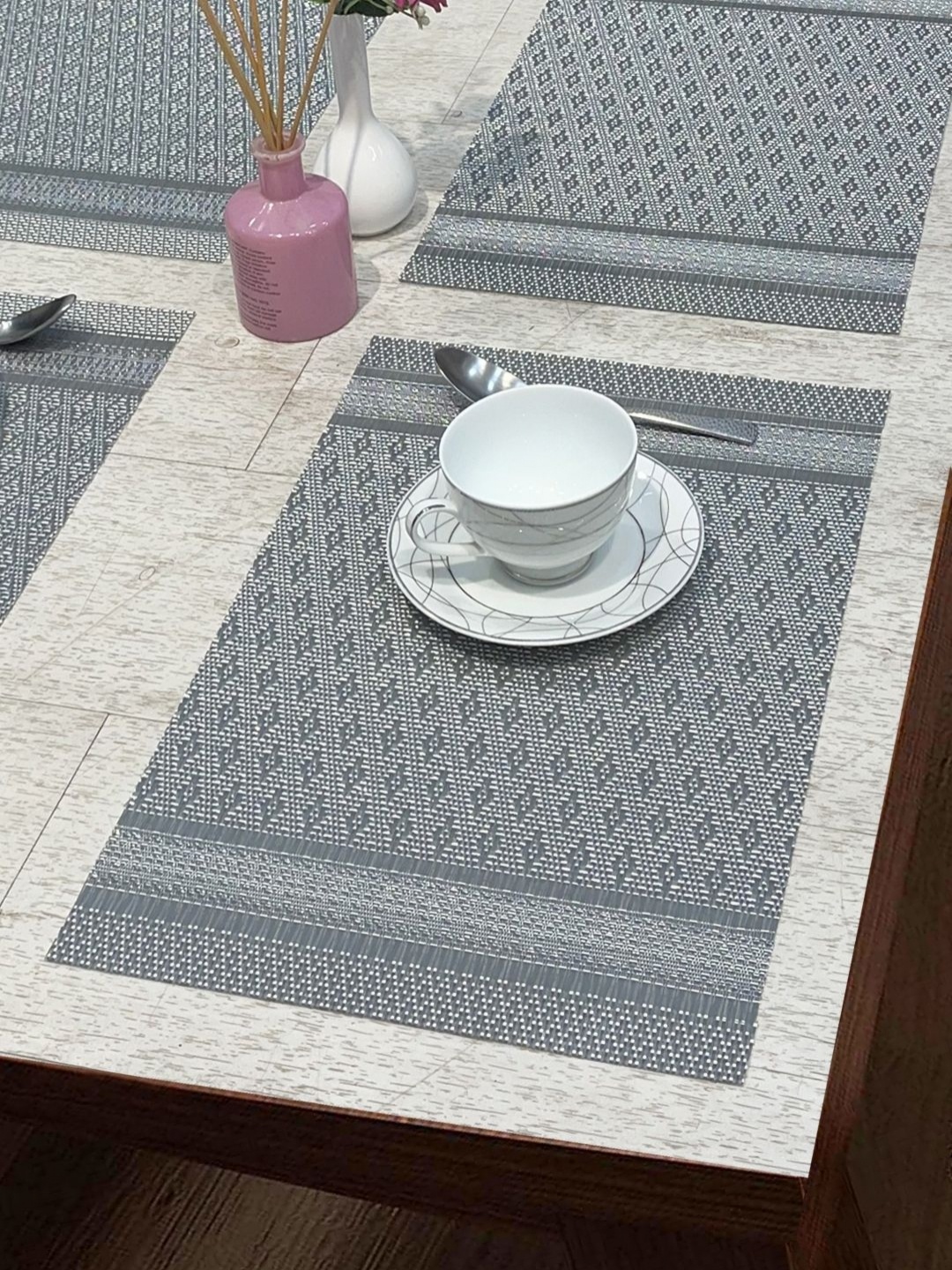 

BIANCA 6-Pcs Grey & White Rectangle Table Placemats