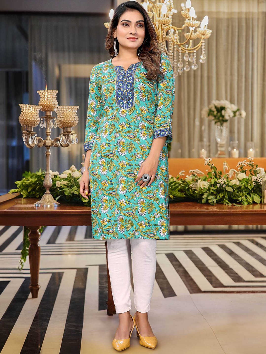 

Rangita Women Floral Printed Kurta, Sea green