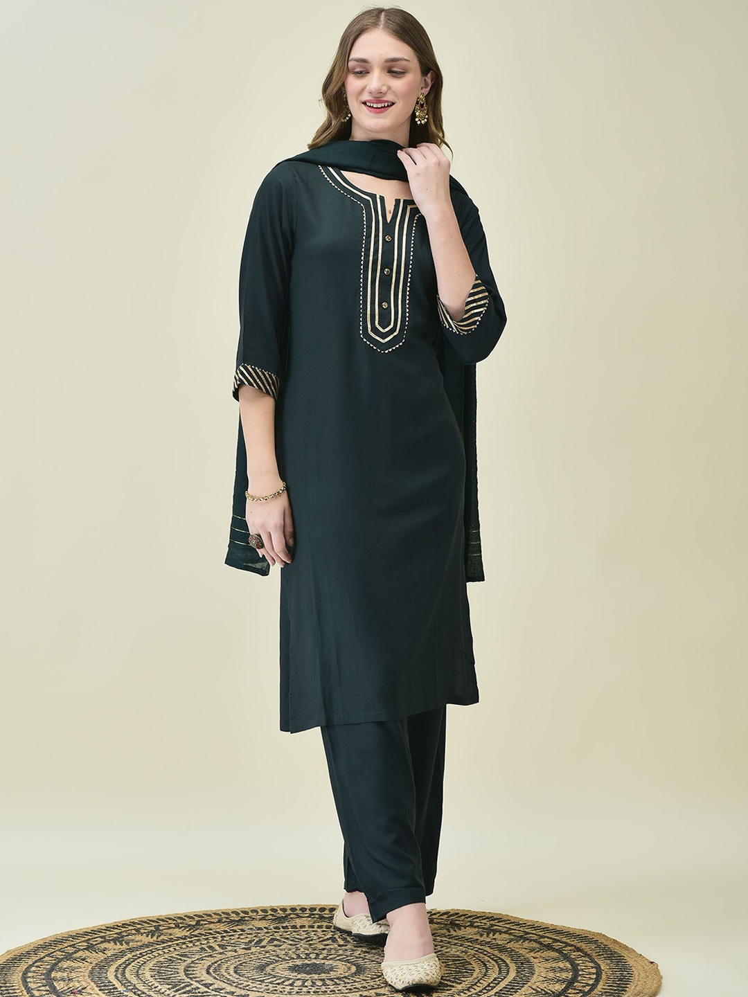 

Shree Women Liva Kurta with Trousers & With Dupatta, Green