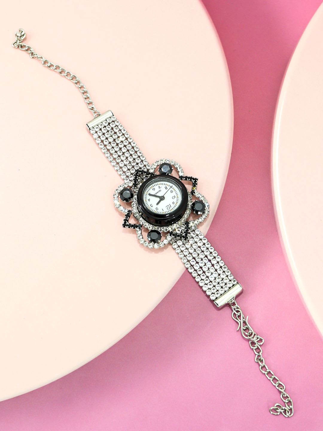 

Krelin Women Dial & Stainless Steel Bracelet Style Straps Automatic Watch Watch-D7-BLK-03, Silver