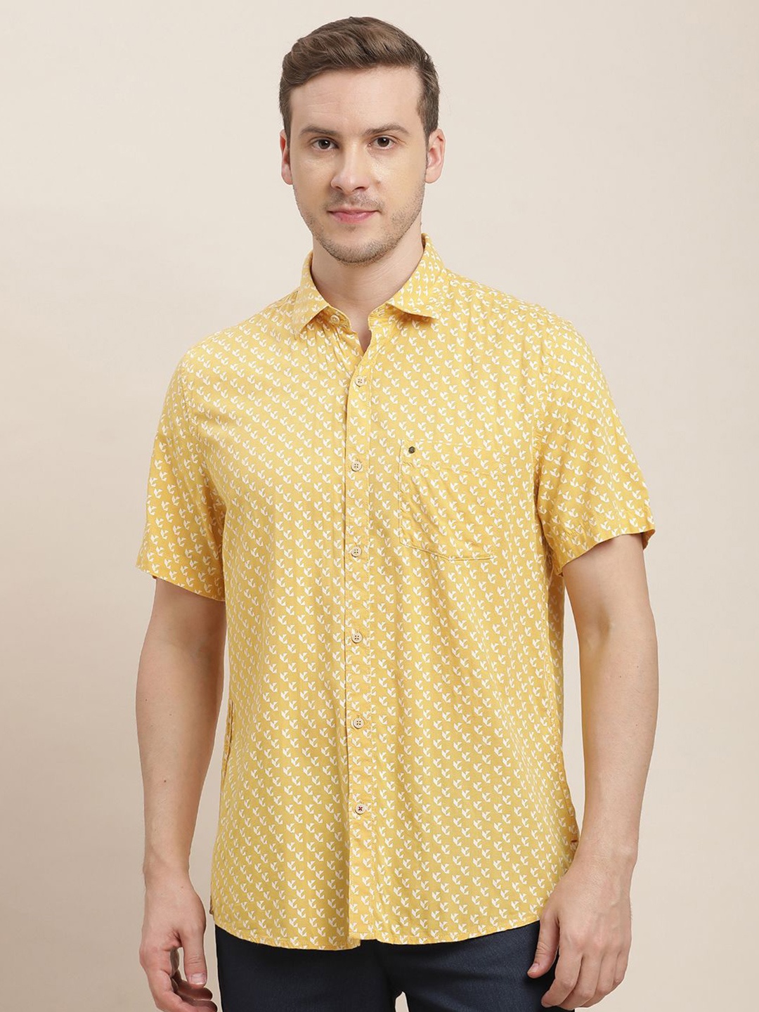 

Turtle Men Relaxed Slim Fit Opaque Printed Casual Shirt, Yellow