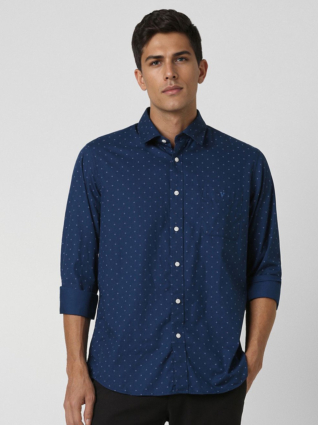 

Van Heusen Sport Men Slim Fit Opaque Printed Casual Shirt, Navy blue
