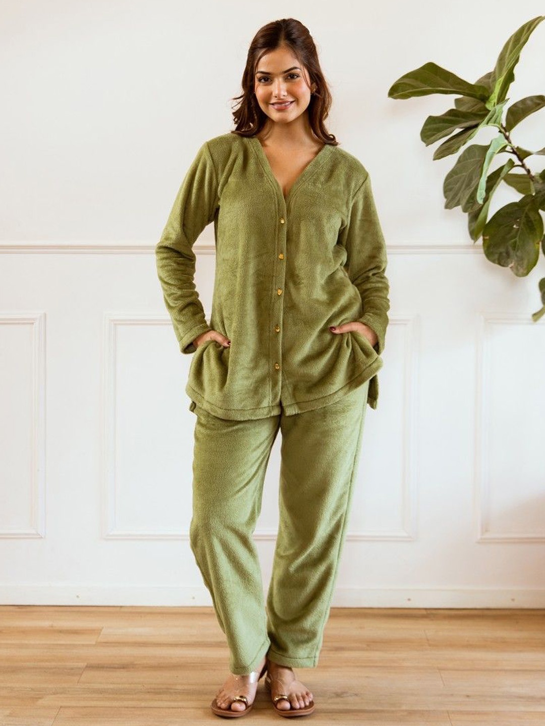 

FEATHERS CLOSET Women V-Neck Long Sleeve Shirt & Trouser Night Suit, Green