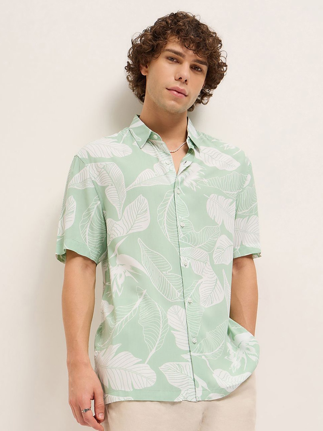 

THE BEAR HOUSE Men Floral Opaque Printed Casual Shirt, Green