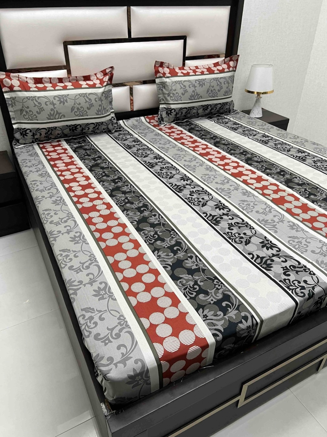 

Pure Decor Passion Fur Black Printed 230 TC Pure Cotton Queen Bedsheet Set 2.26 m x 2.55 m