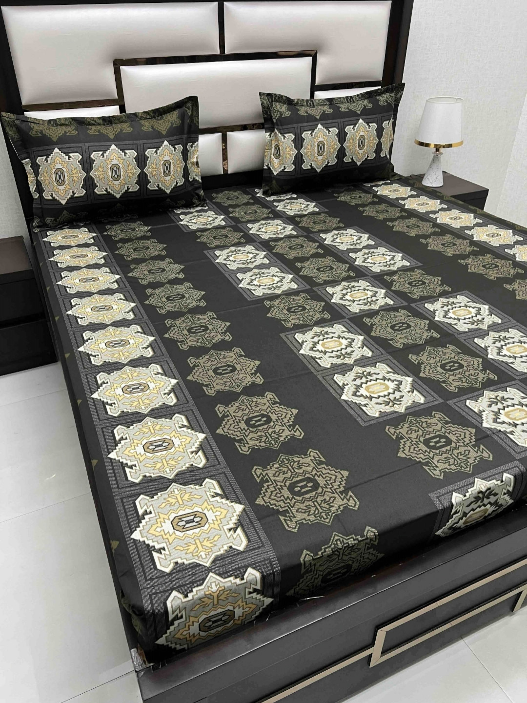 

Pure Decor Passion Fur Green Printed 210 TC Pure Cotton Queen Bedsheet Set 2.25 m x 2.55 m